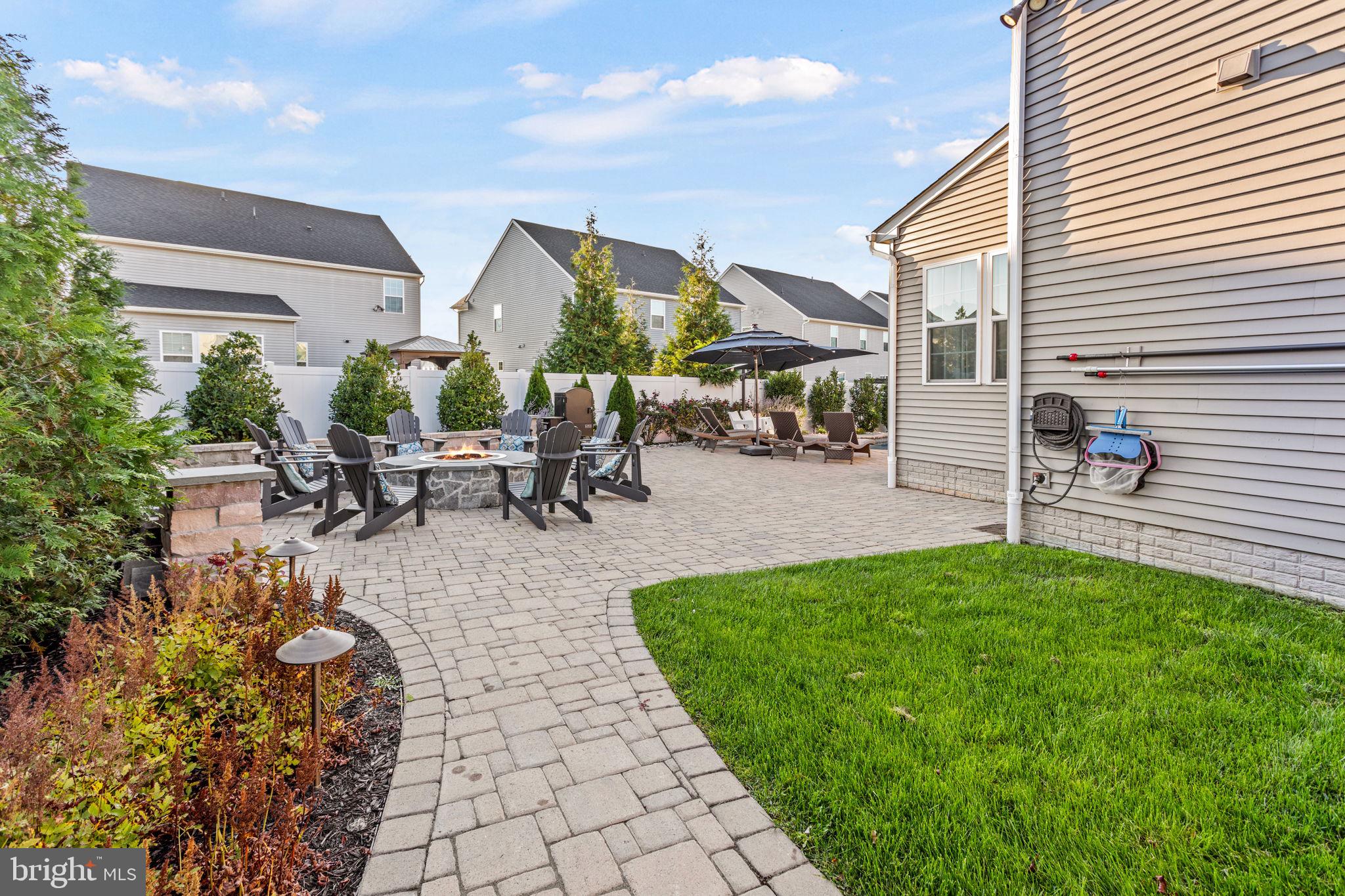 5261 Blackgum Dr