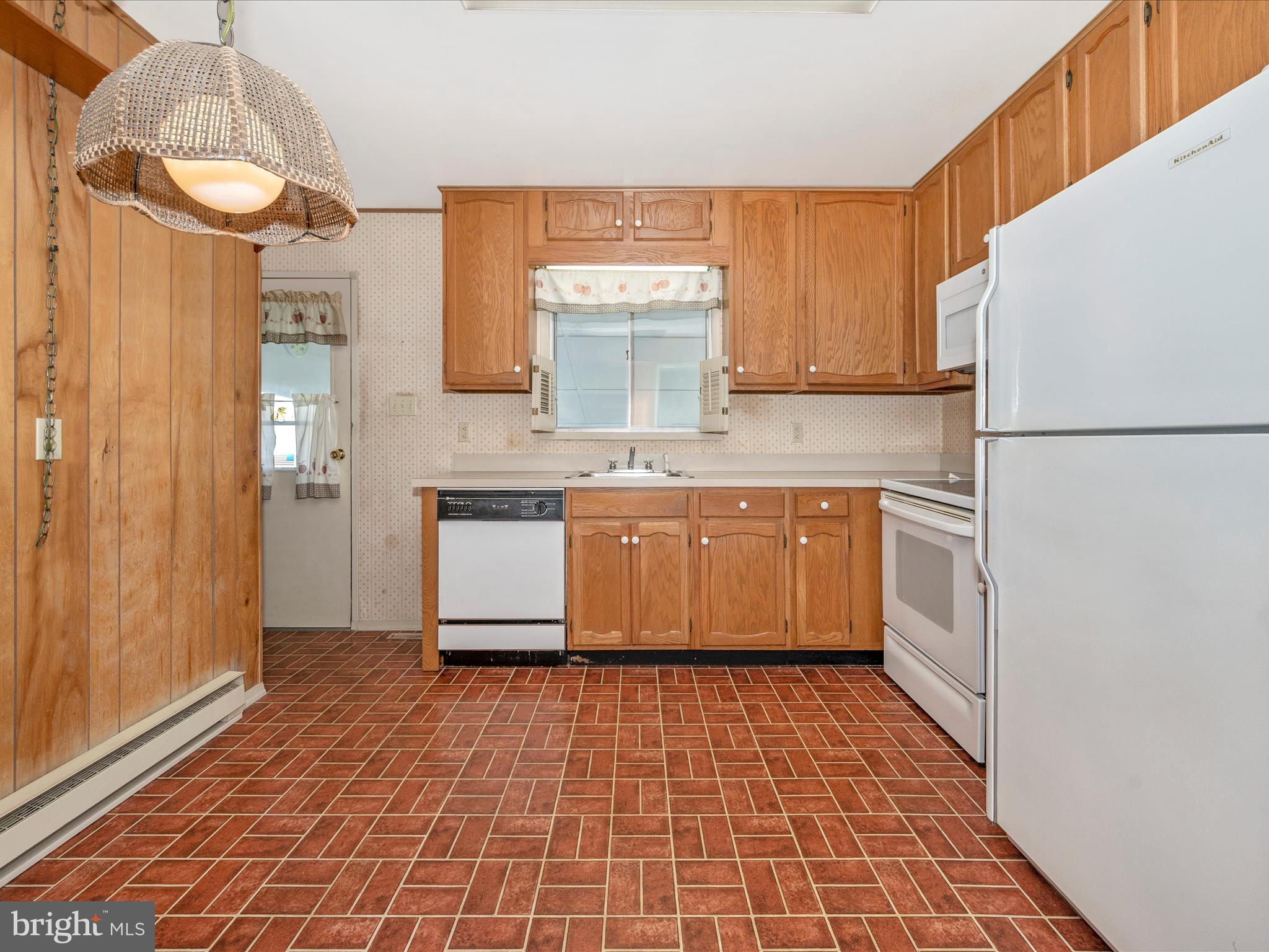 403 Thomas Ave