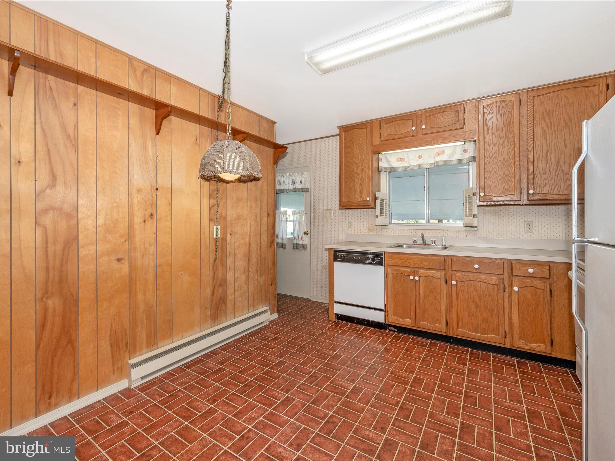 403 Thomas Ave
