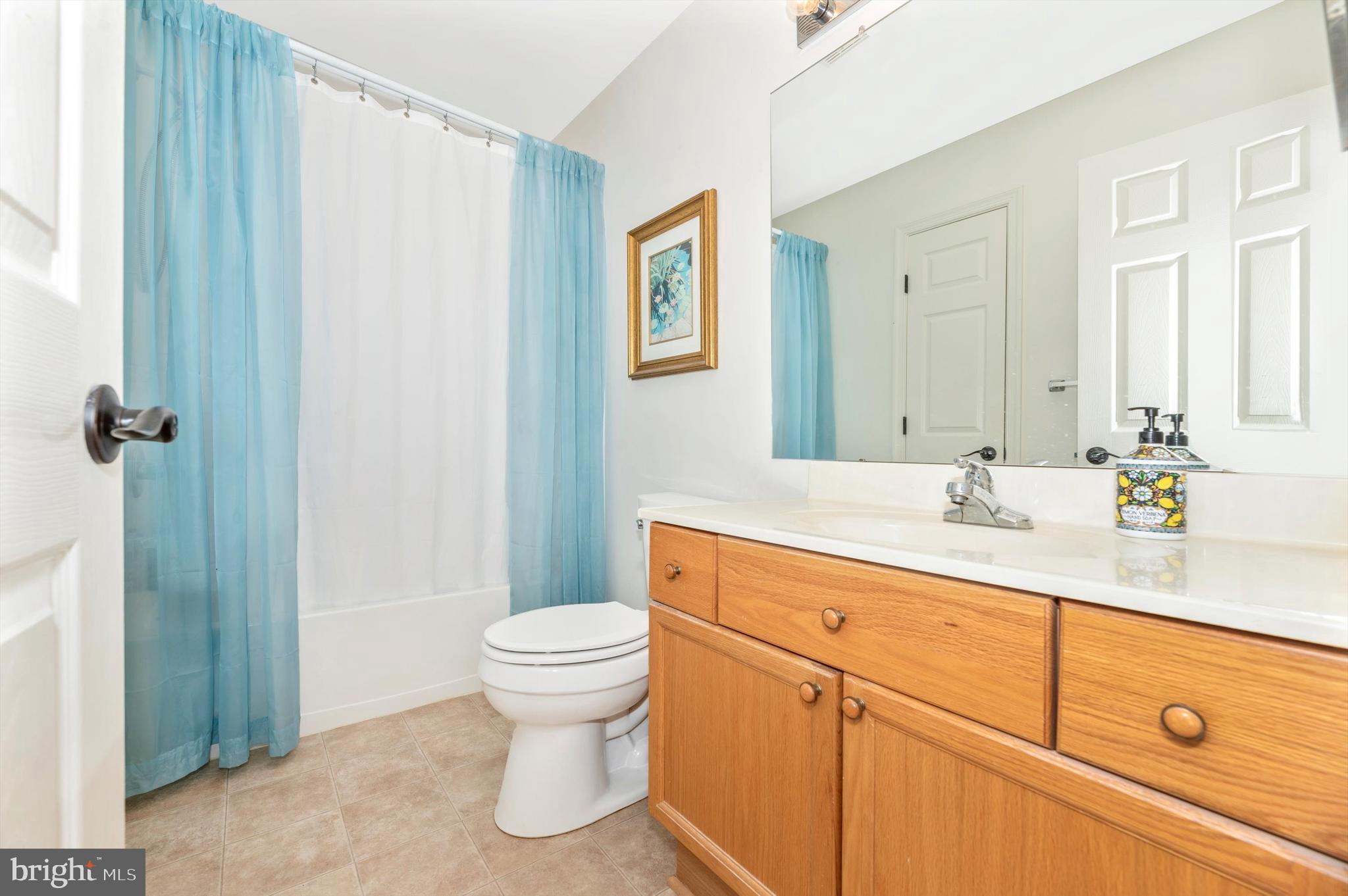 2490 Lakeside Dr