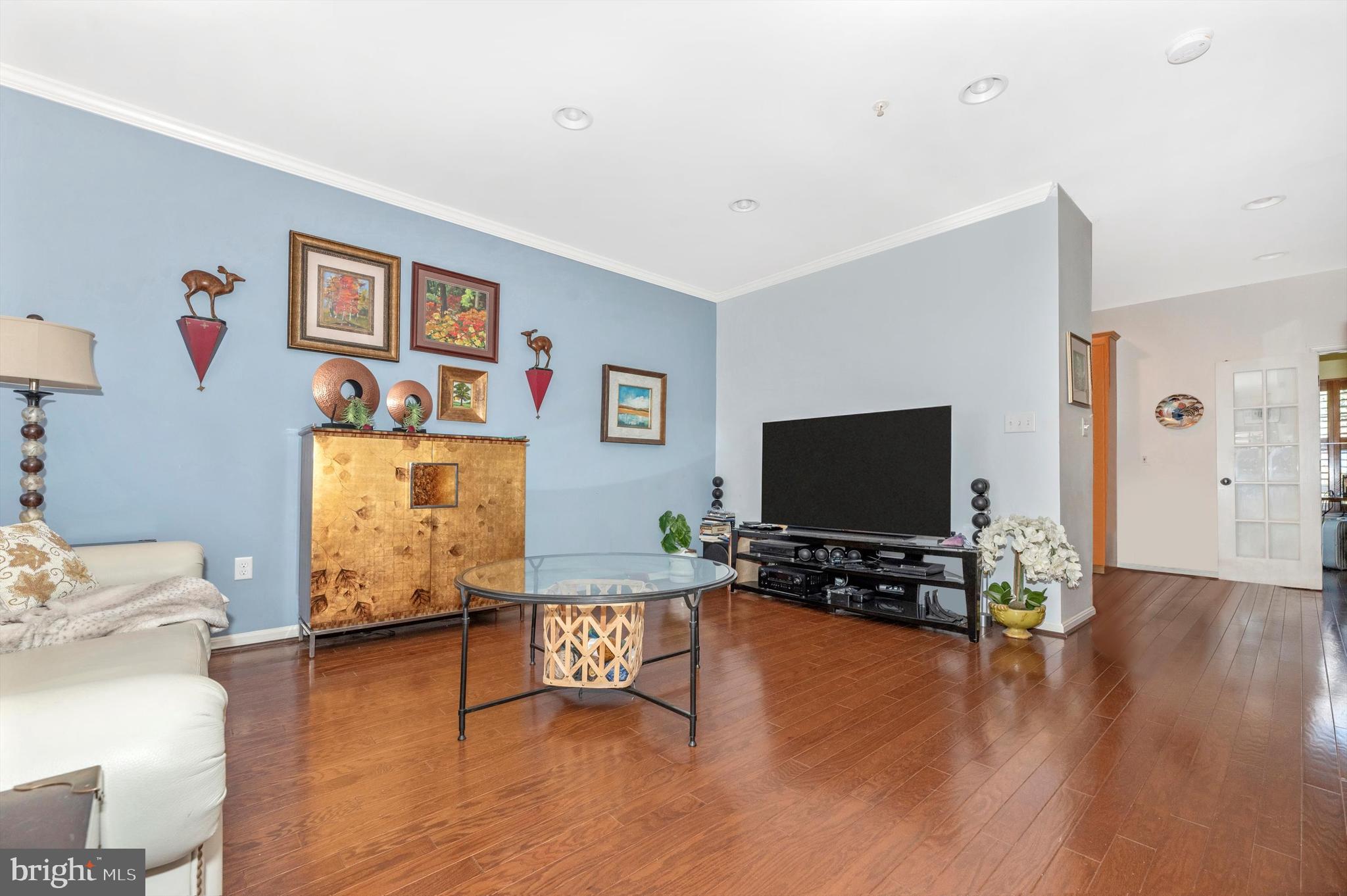 2490 Lakeside Dr