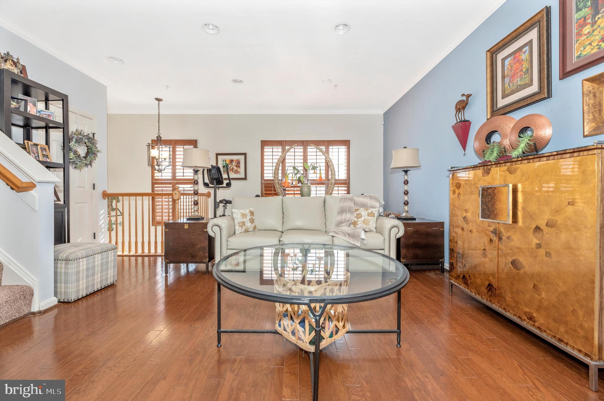2490 Lakeside Dr