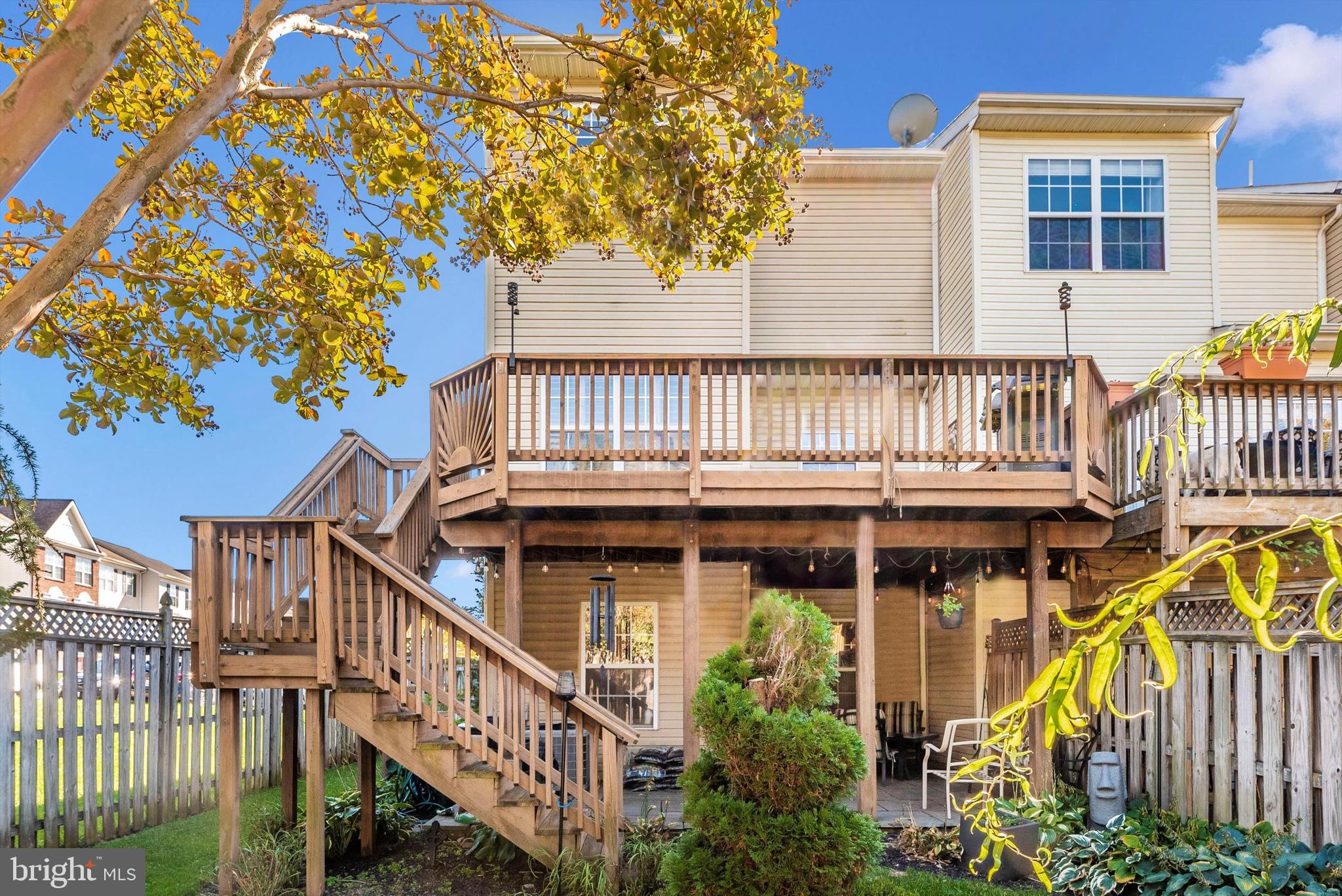 2490 Lakeside Dr