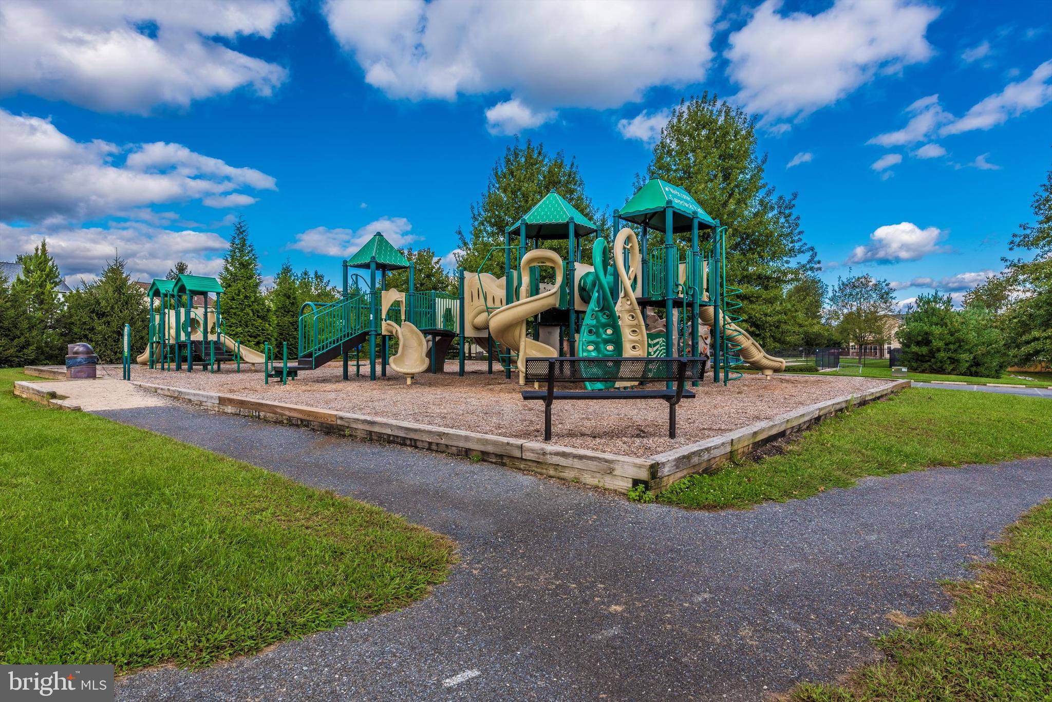 2490 Lakeside Dr