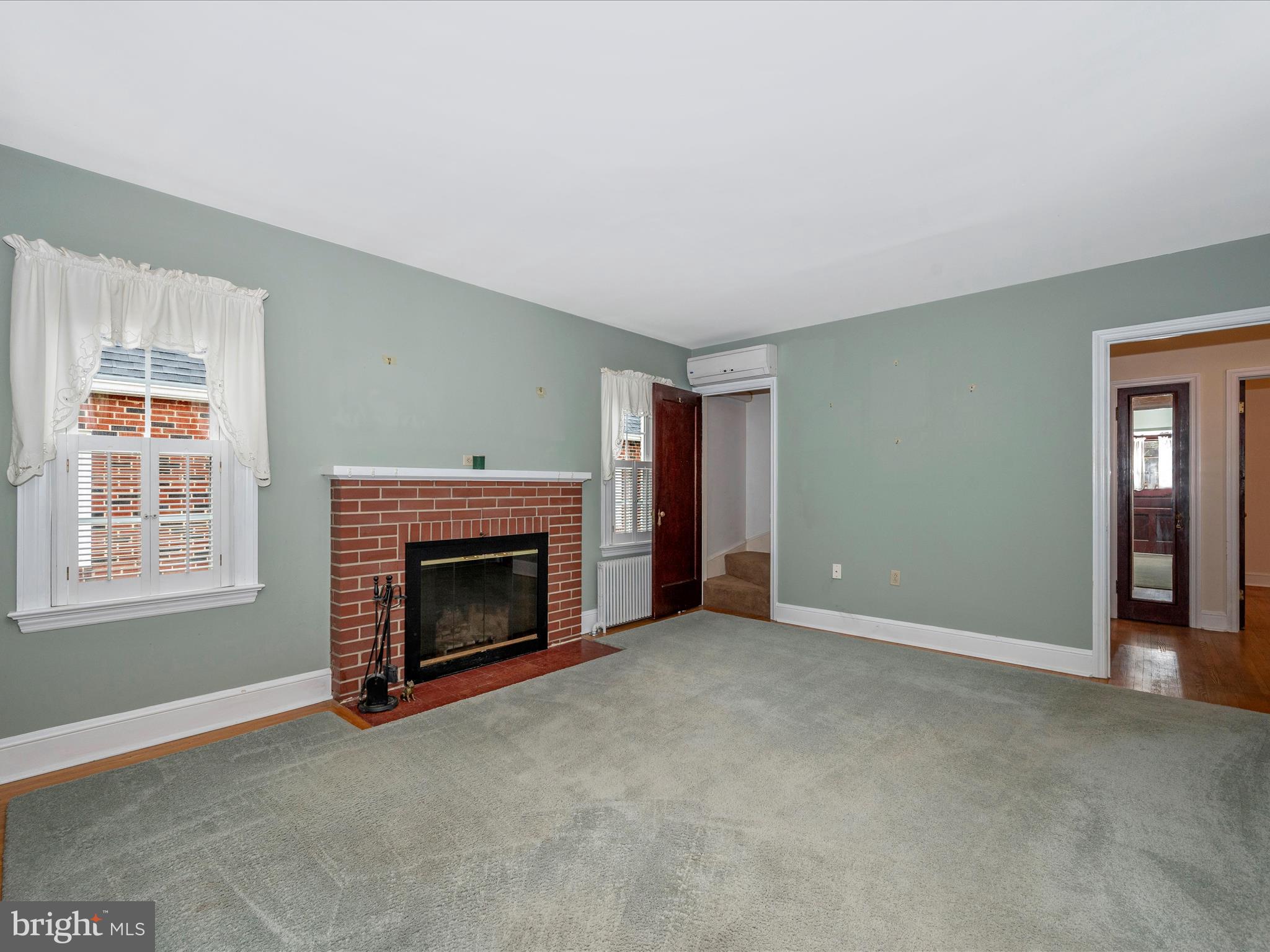 24 W 12th St