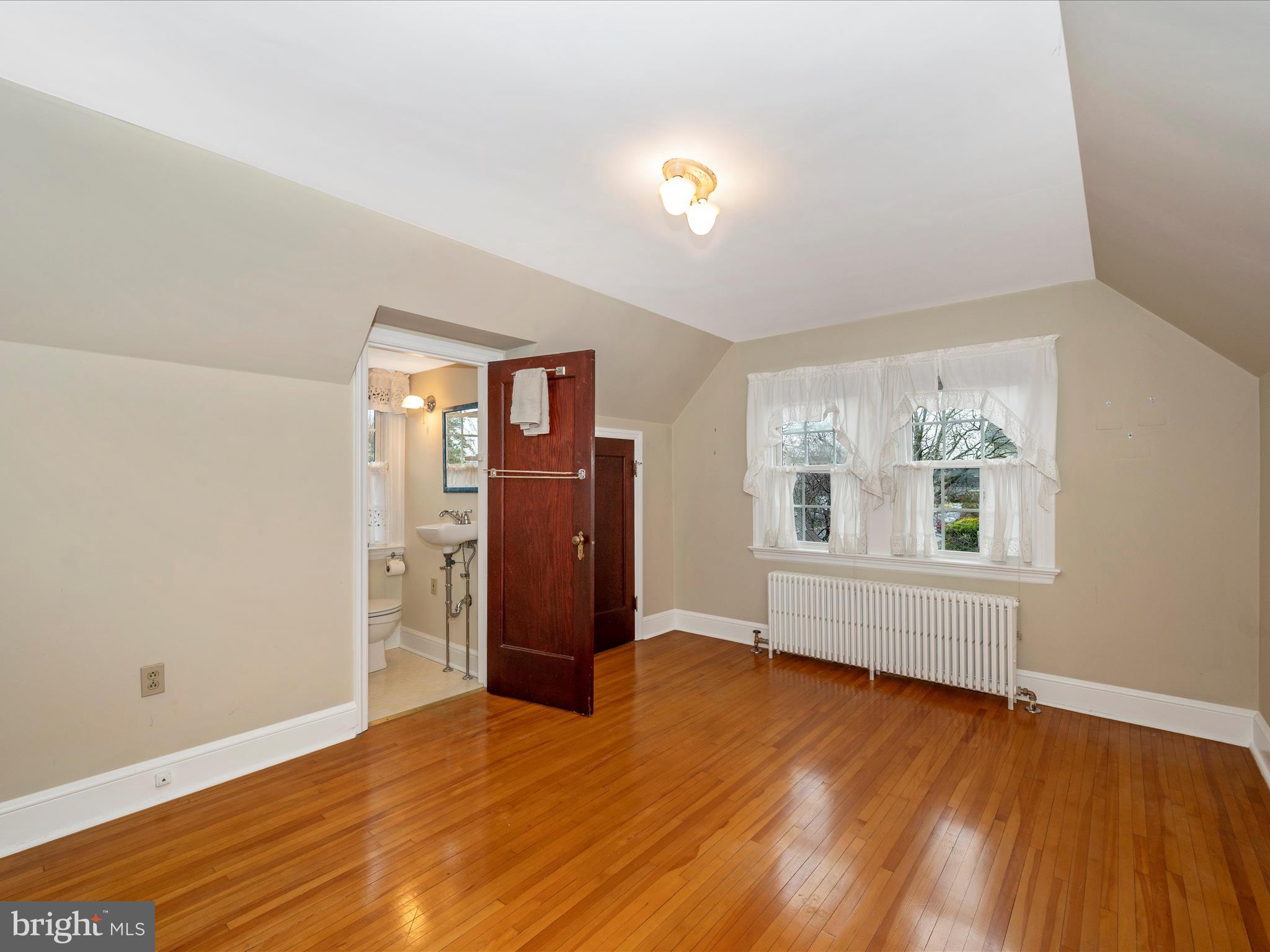 24 W 12th St