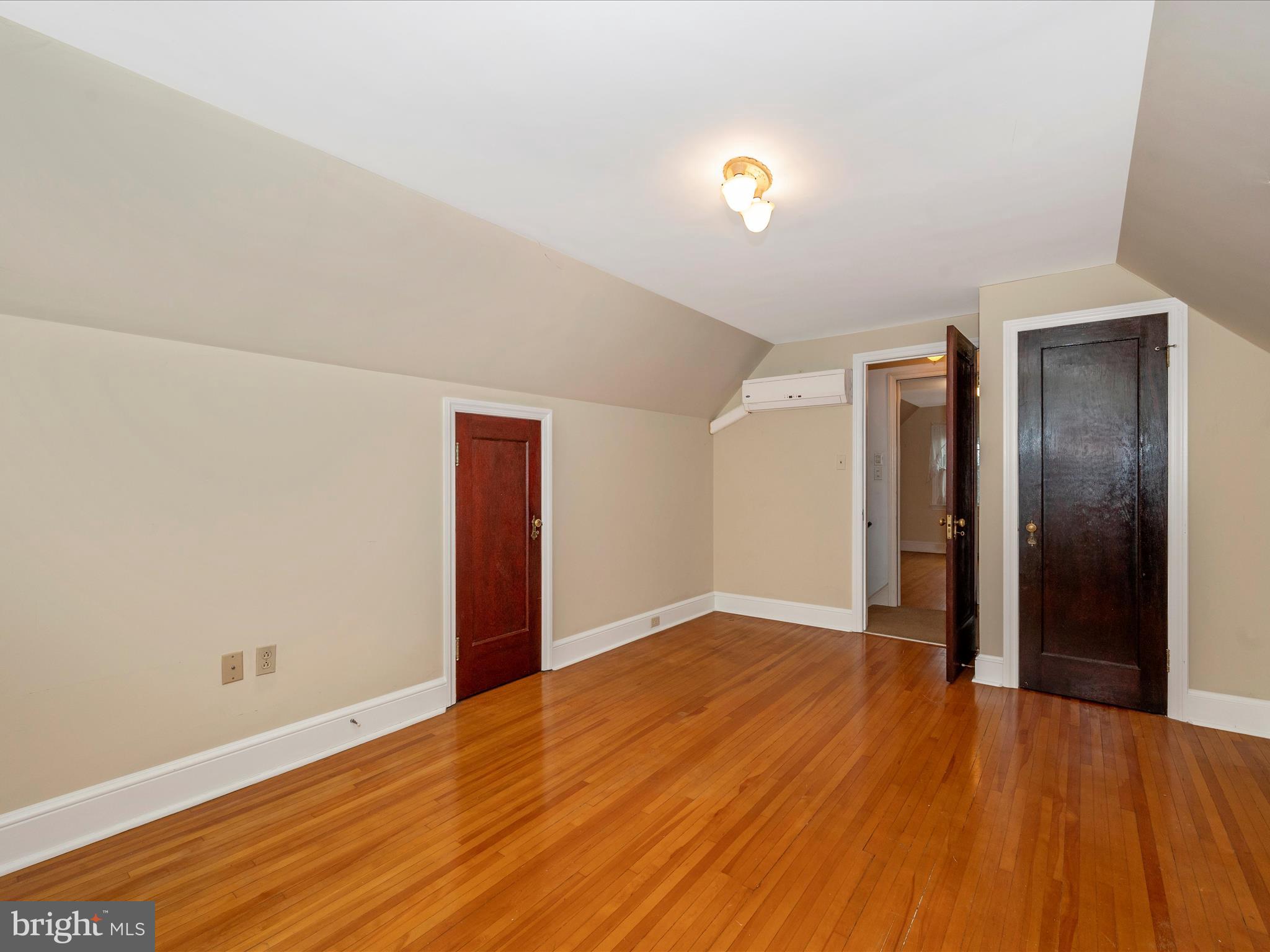 24 W 12th St