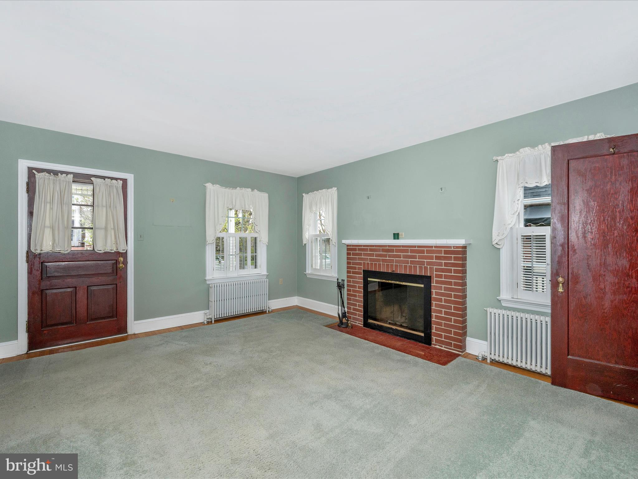 24 W 12th St