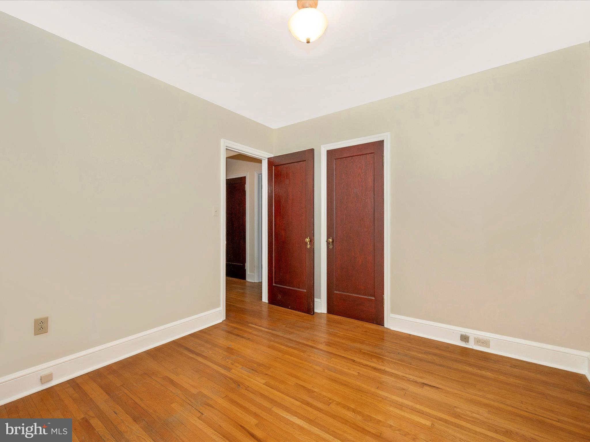 24 W 12th St