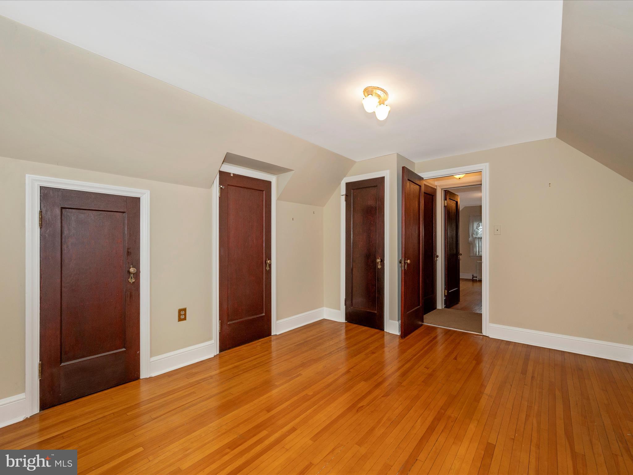 24 W 12th St