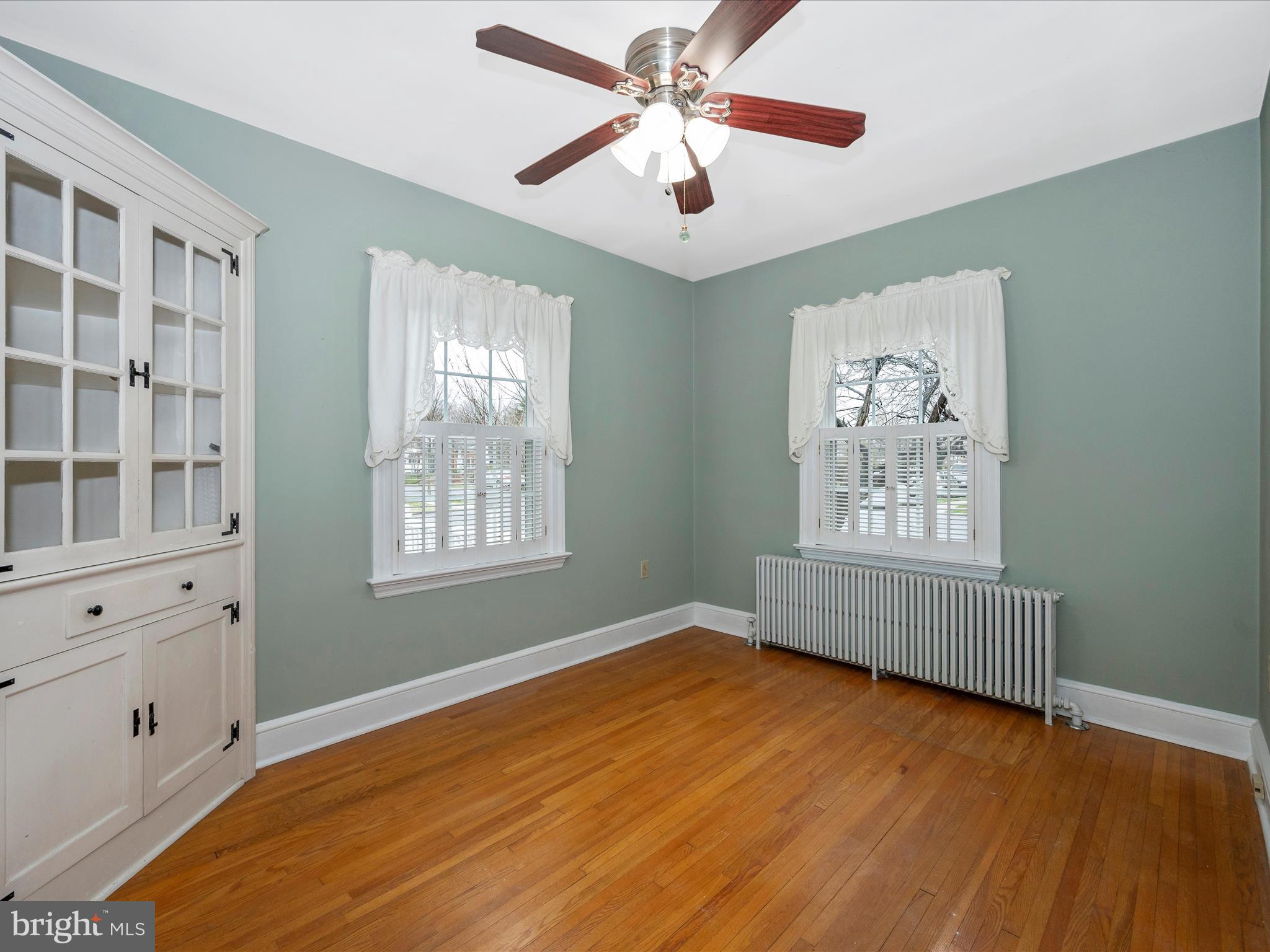 24 W 12th St