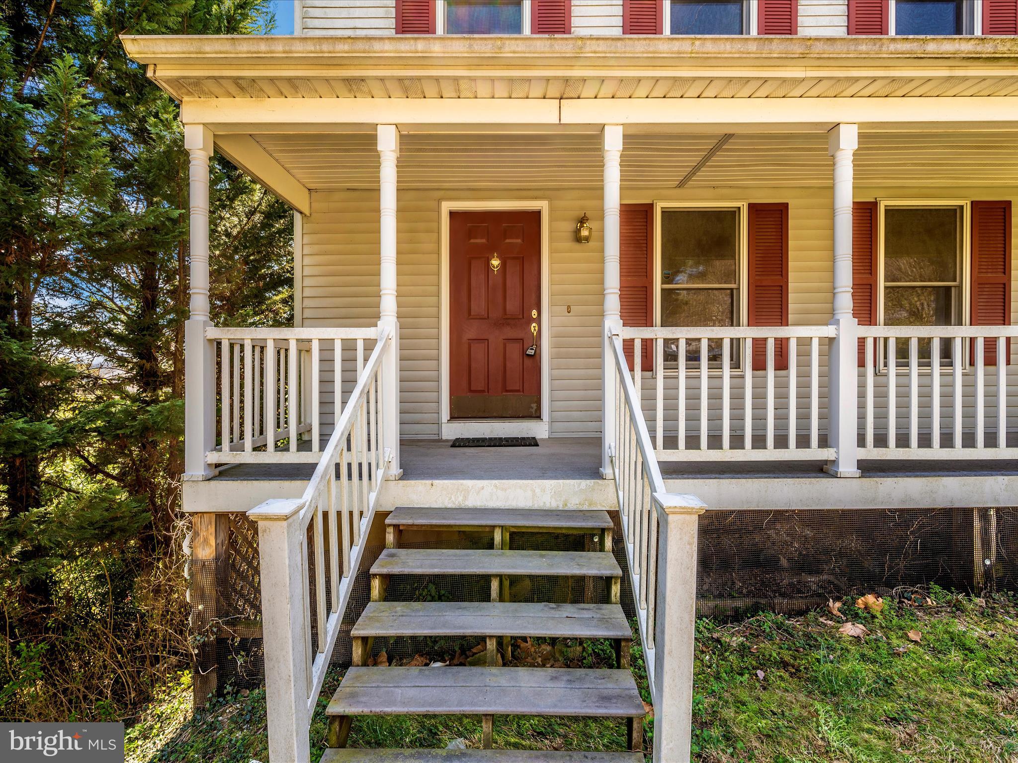 302 W C St