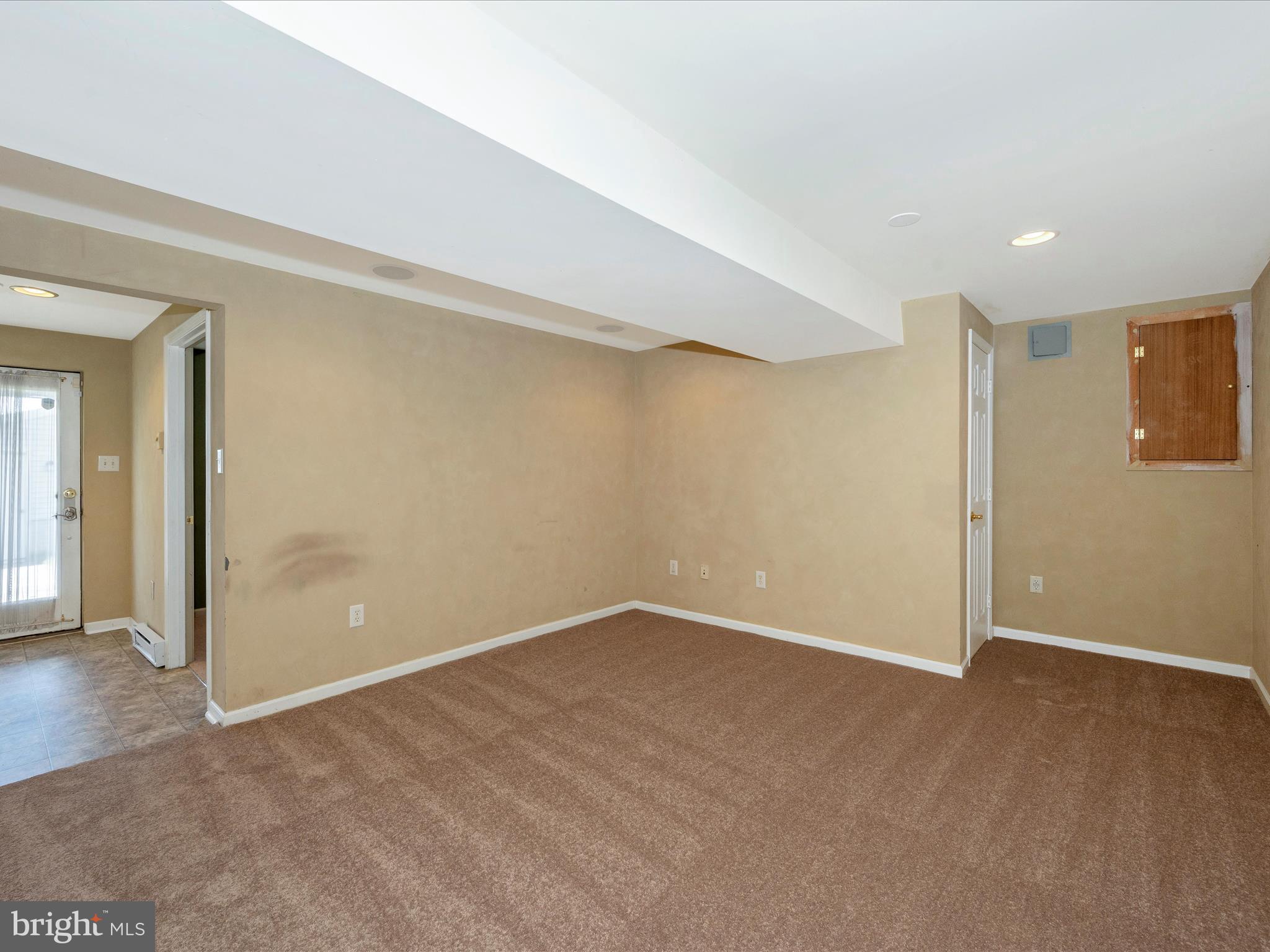 302 W C St
