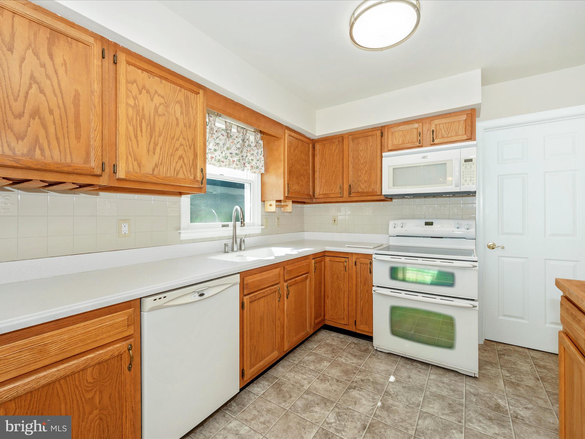 302 W C St