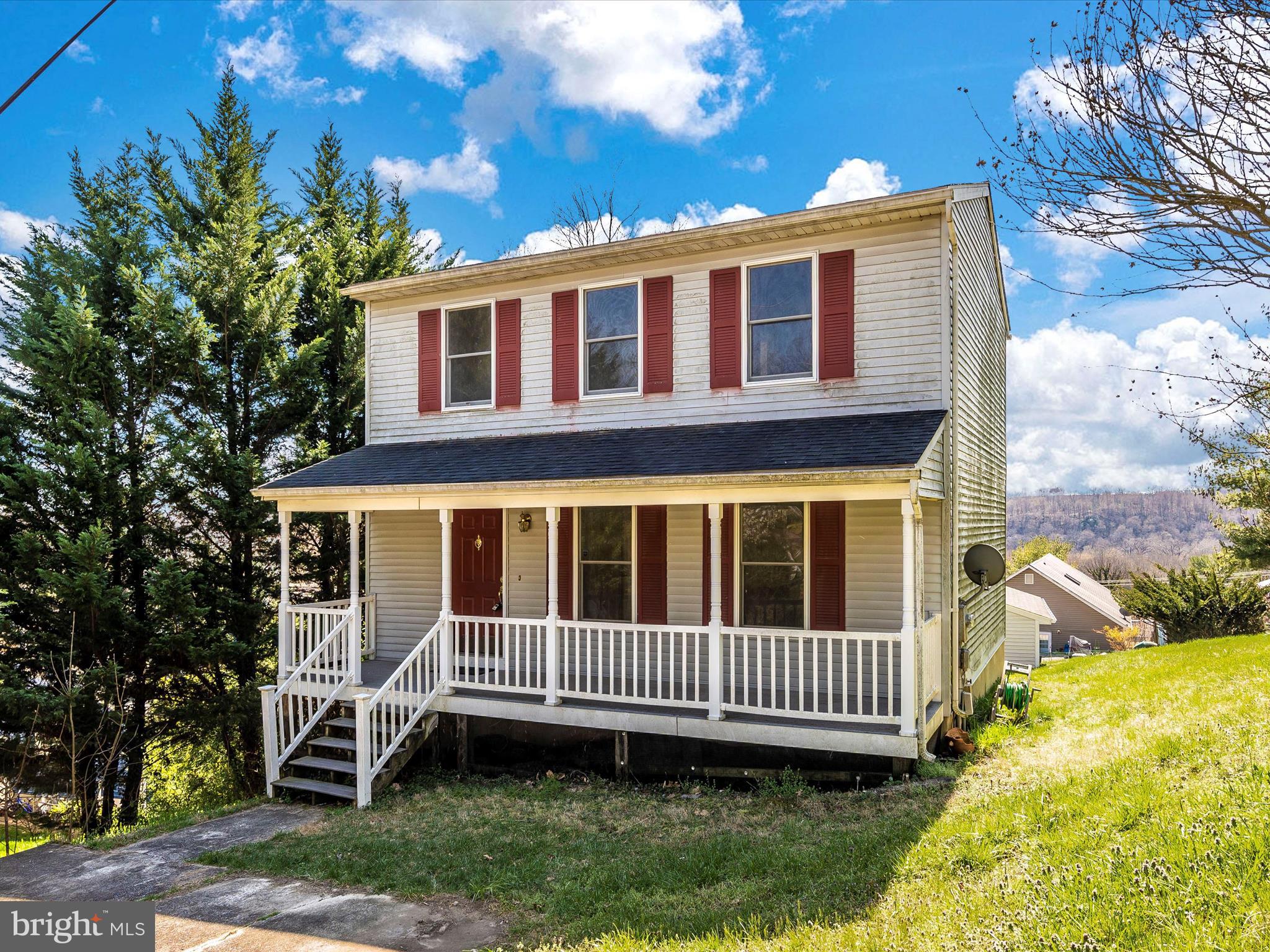 302 W C St