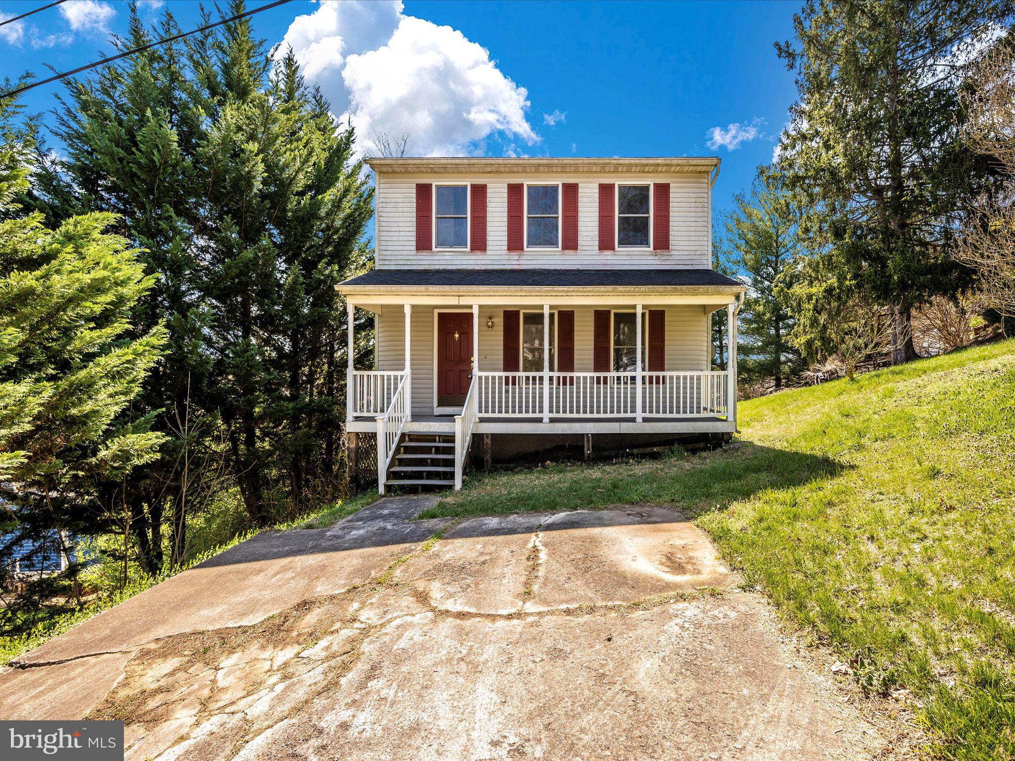 302 W C St