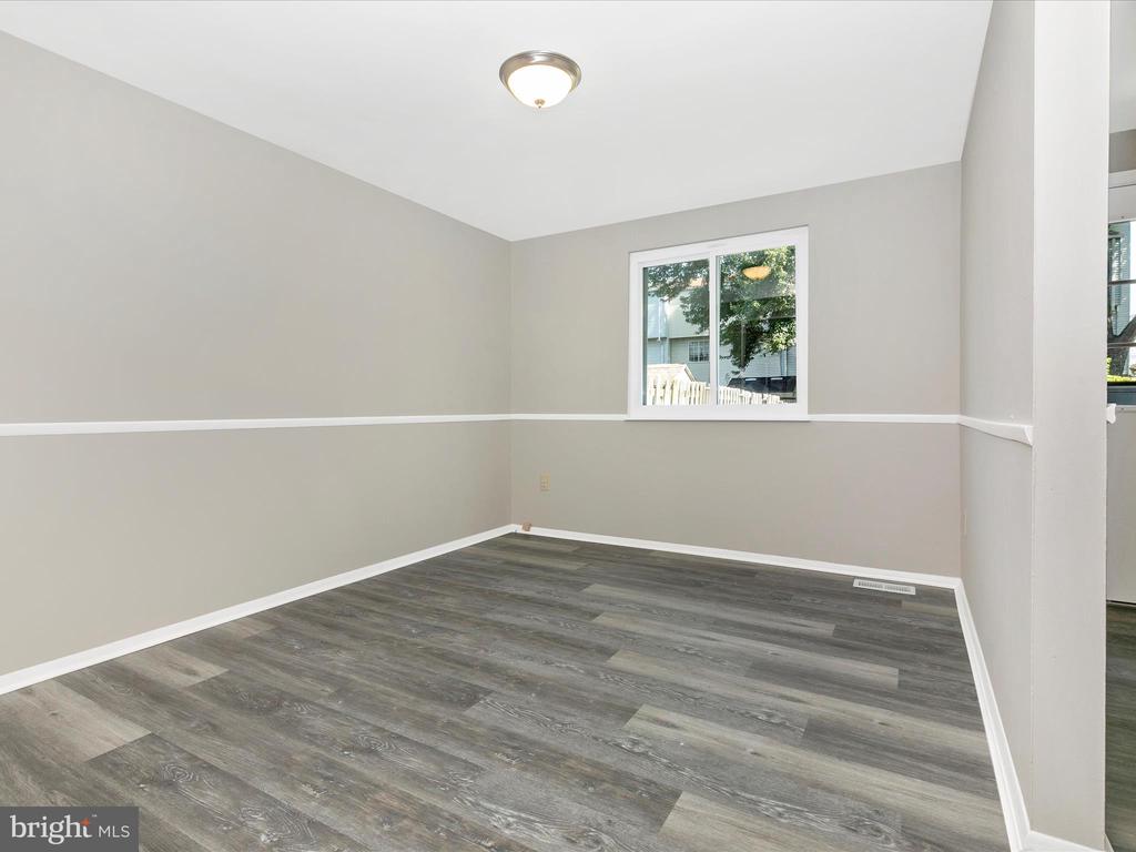 1725 Heather Ln