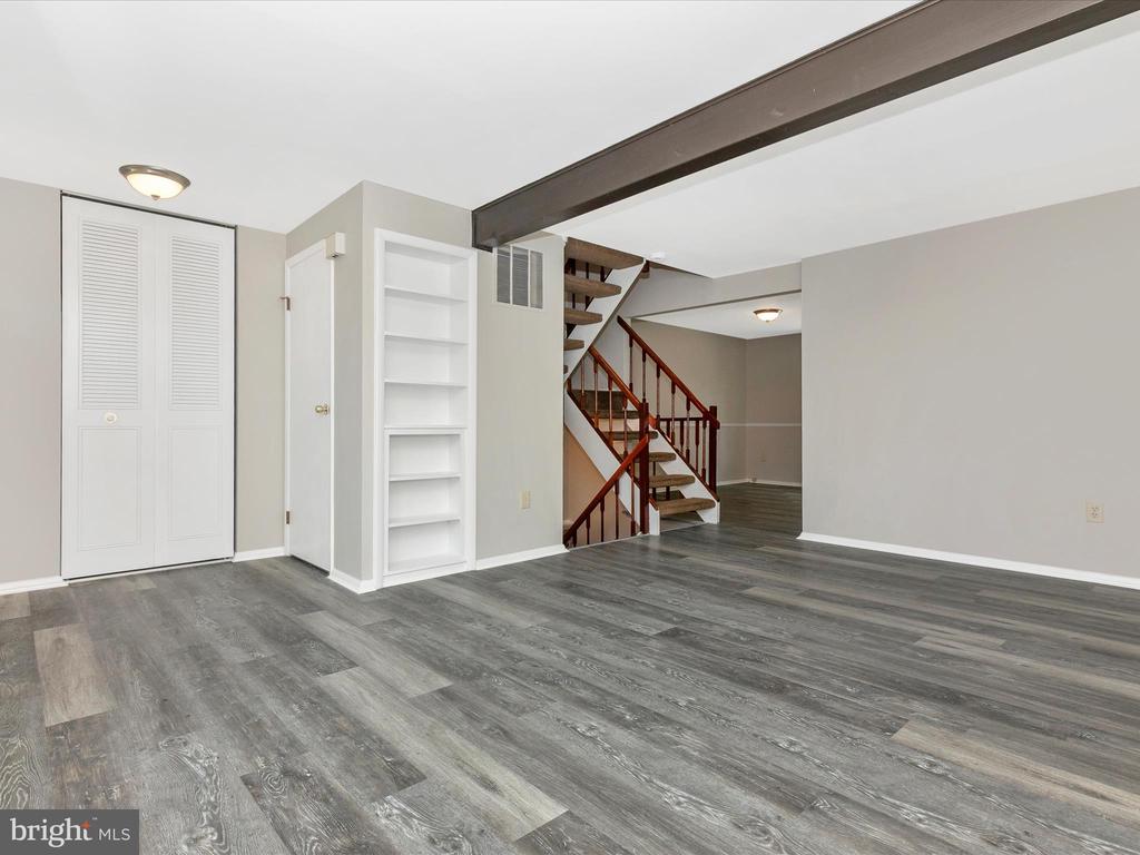 1725 Heather Ln