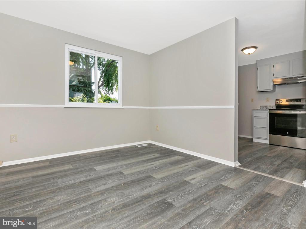 1725 Heather Ln