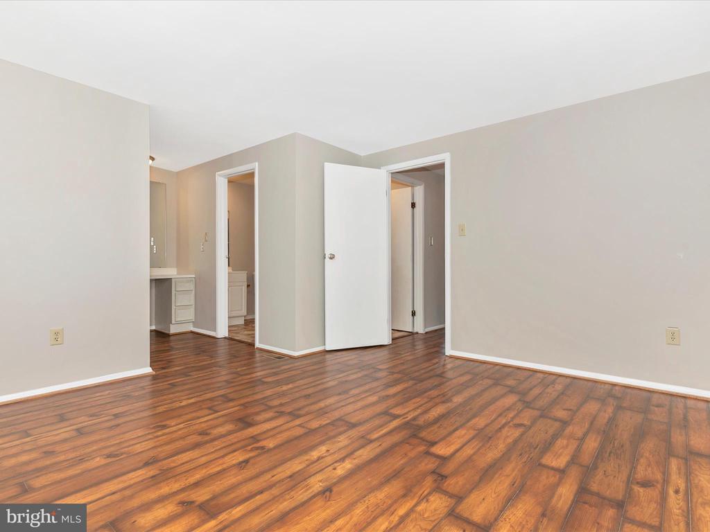 1725 Heather Ln