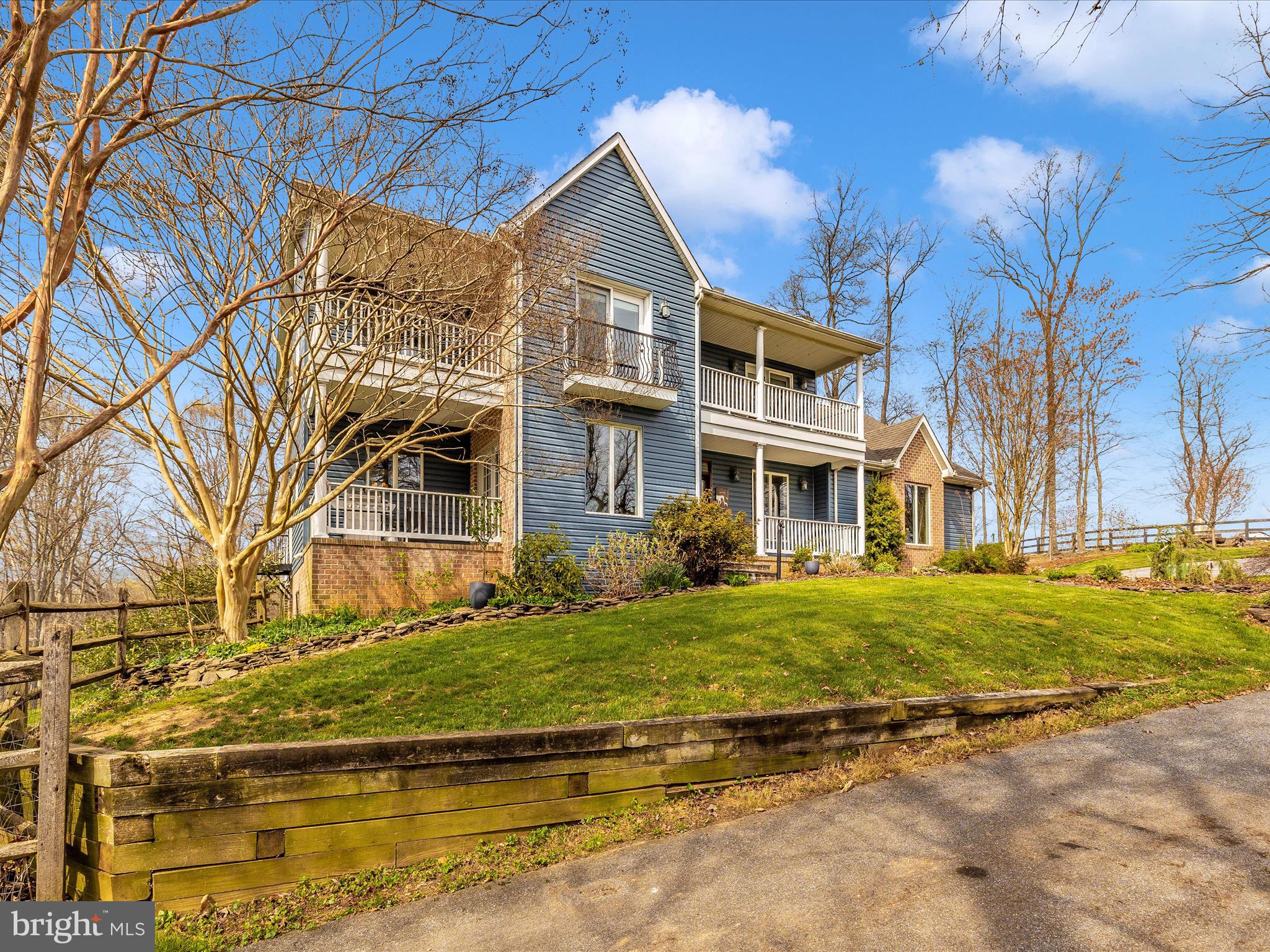 2718 Roderick Rd