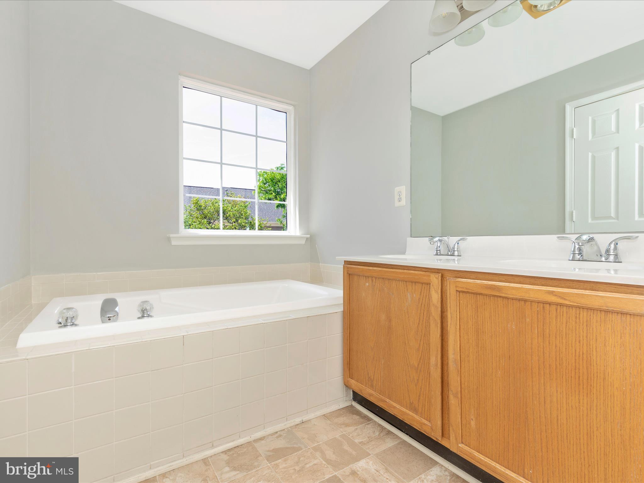 1005 Bexhill Dr