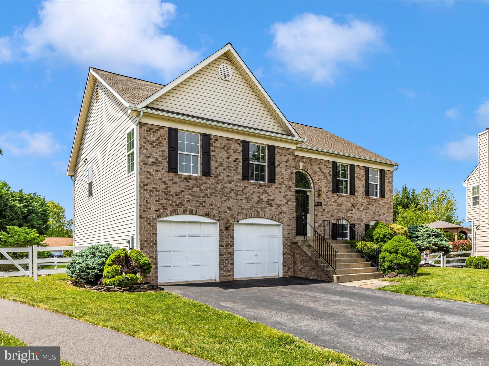 1005 Bexhill Dr