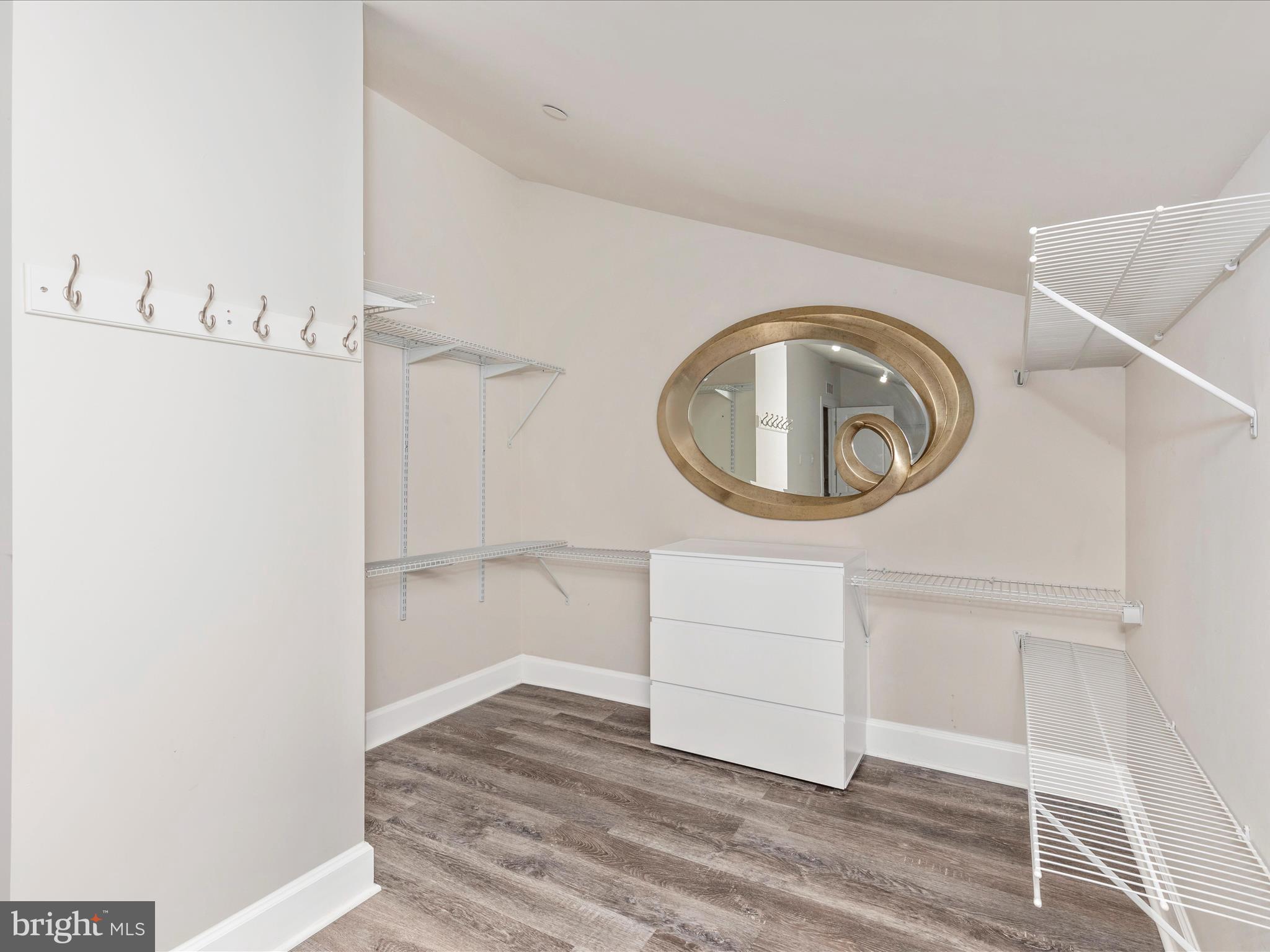 3838 Fulham Rd