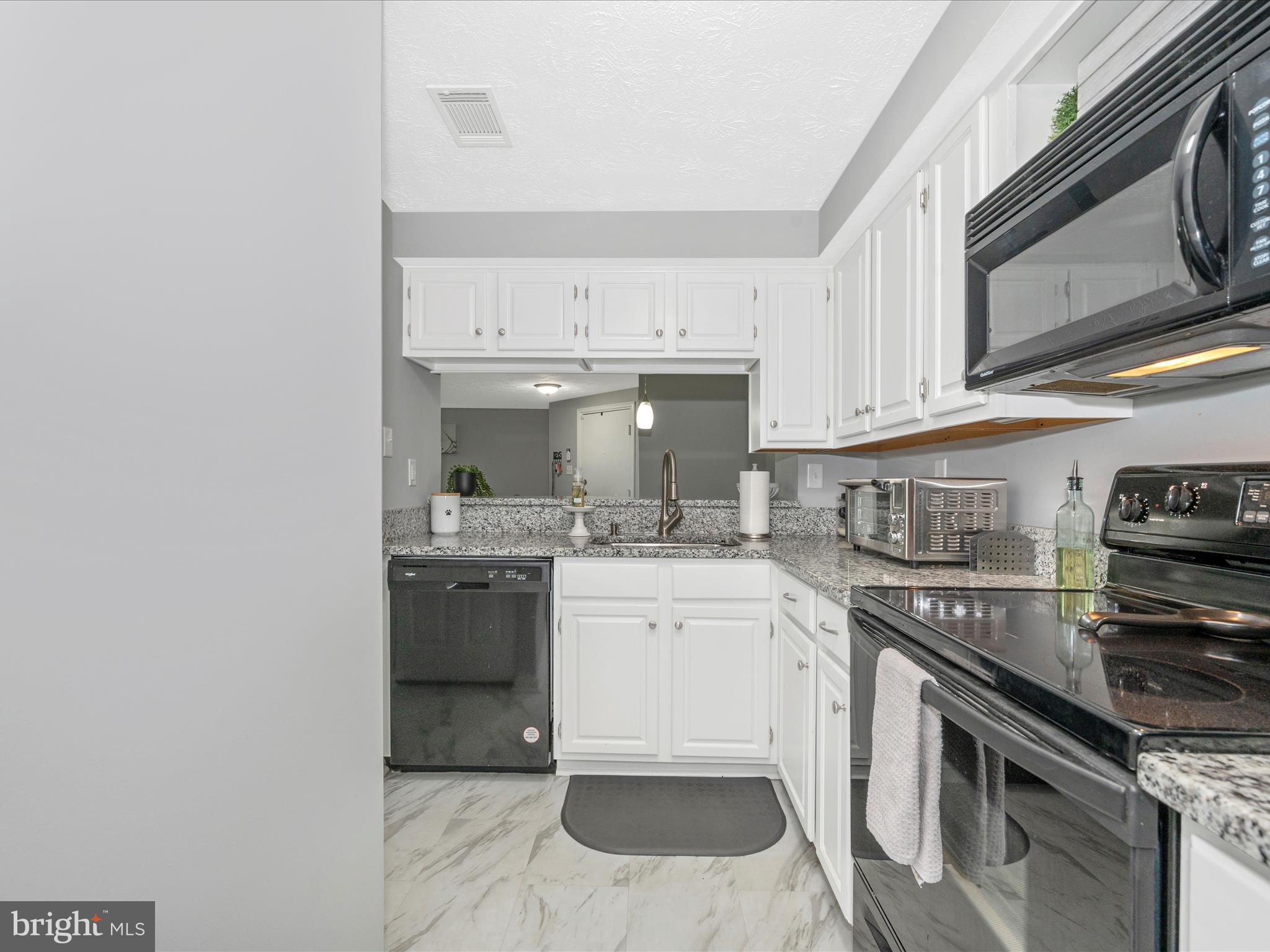 812 Stratford Way #F