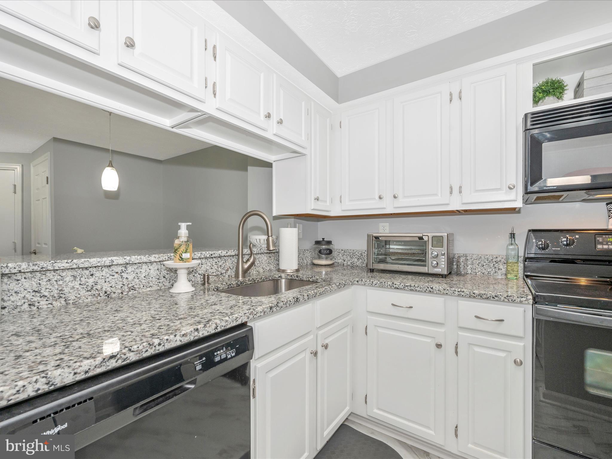 812 Stratford Way #F