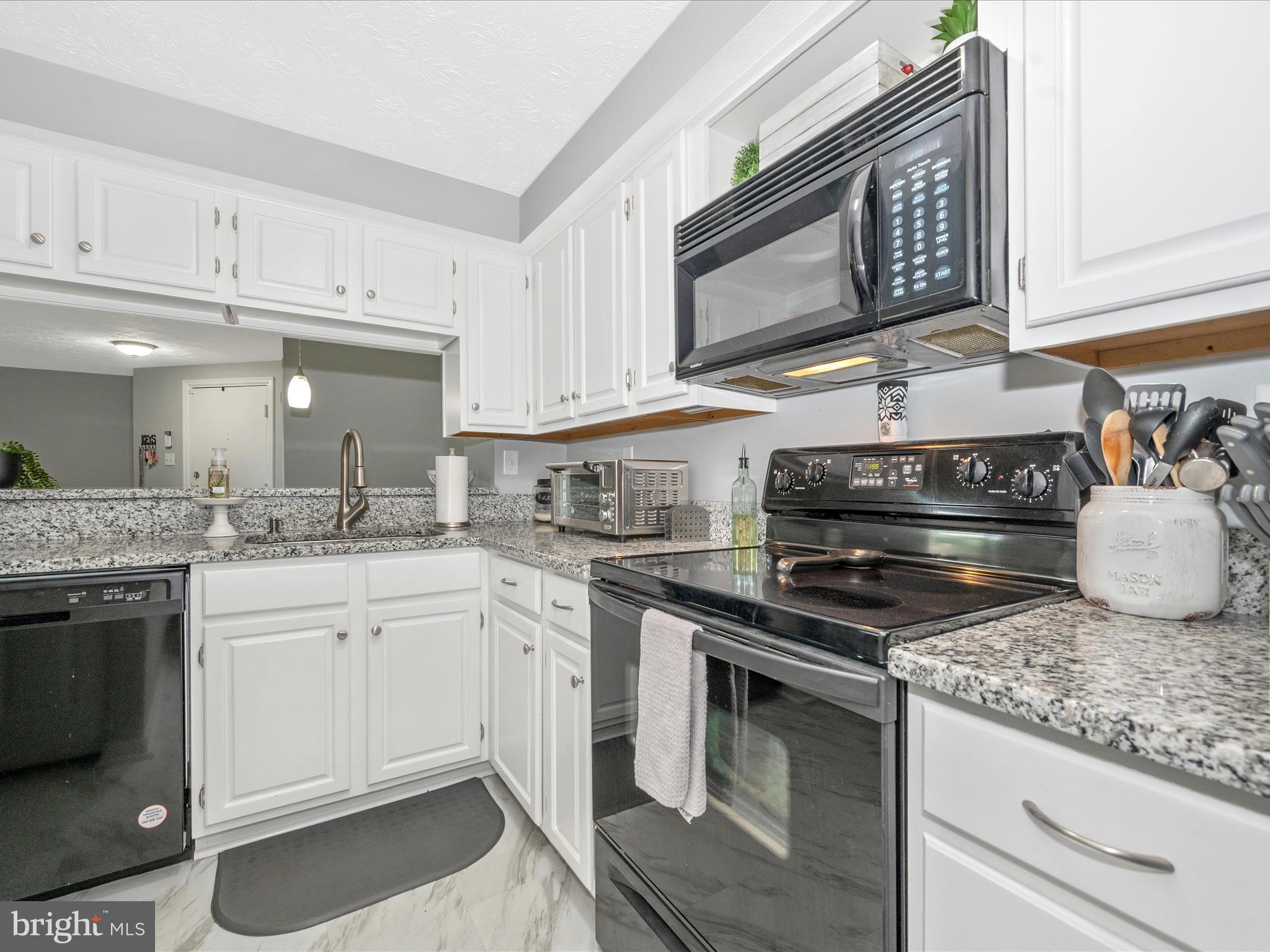 812 Stratford Way #F