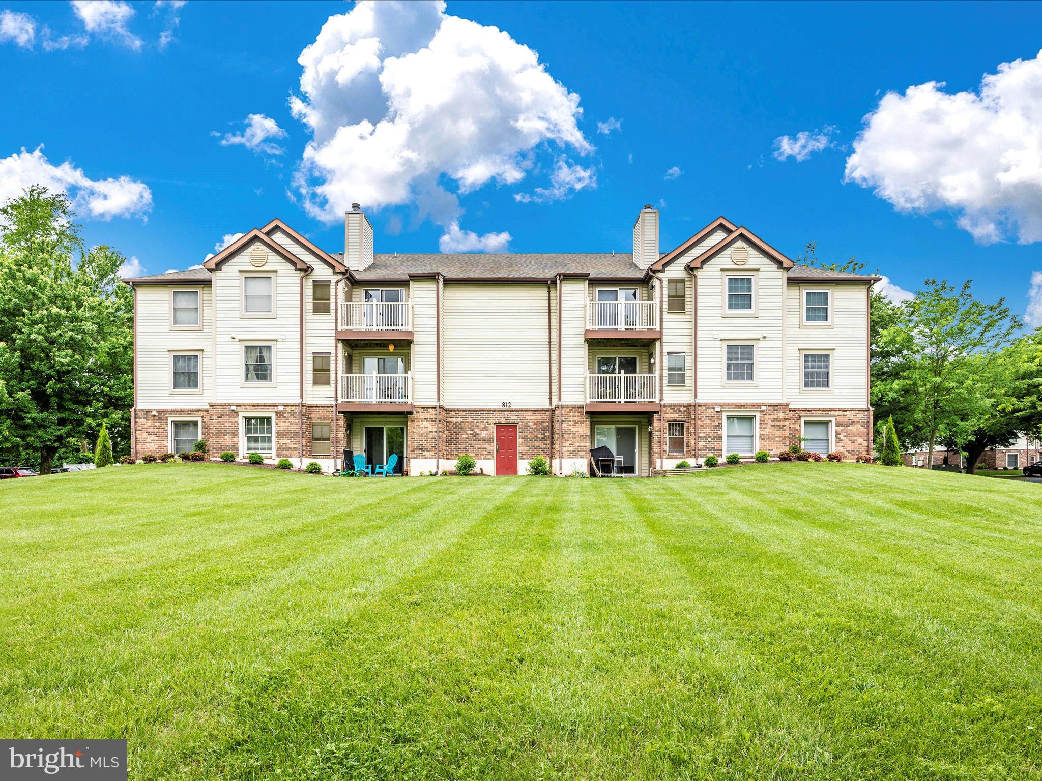 812 Stratford Way #F