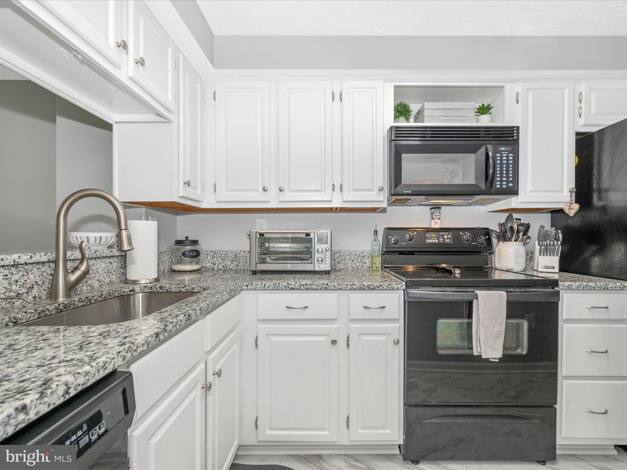 812 Stratford Way #F