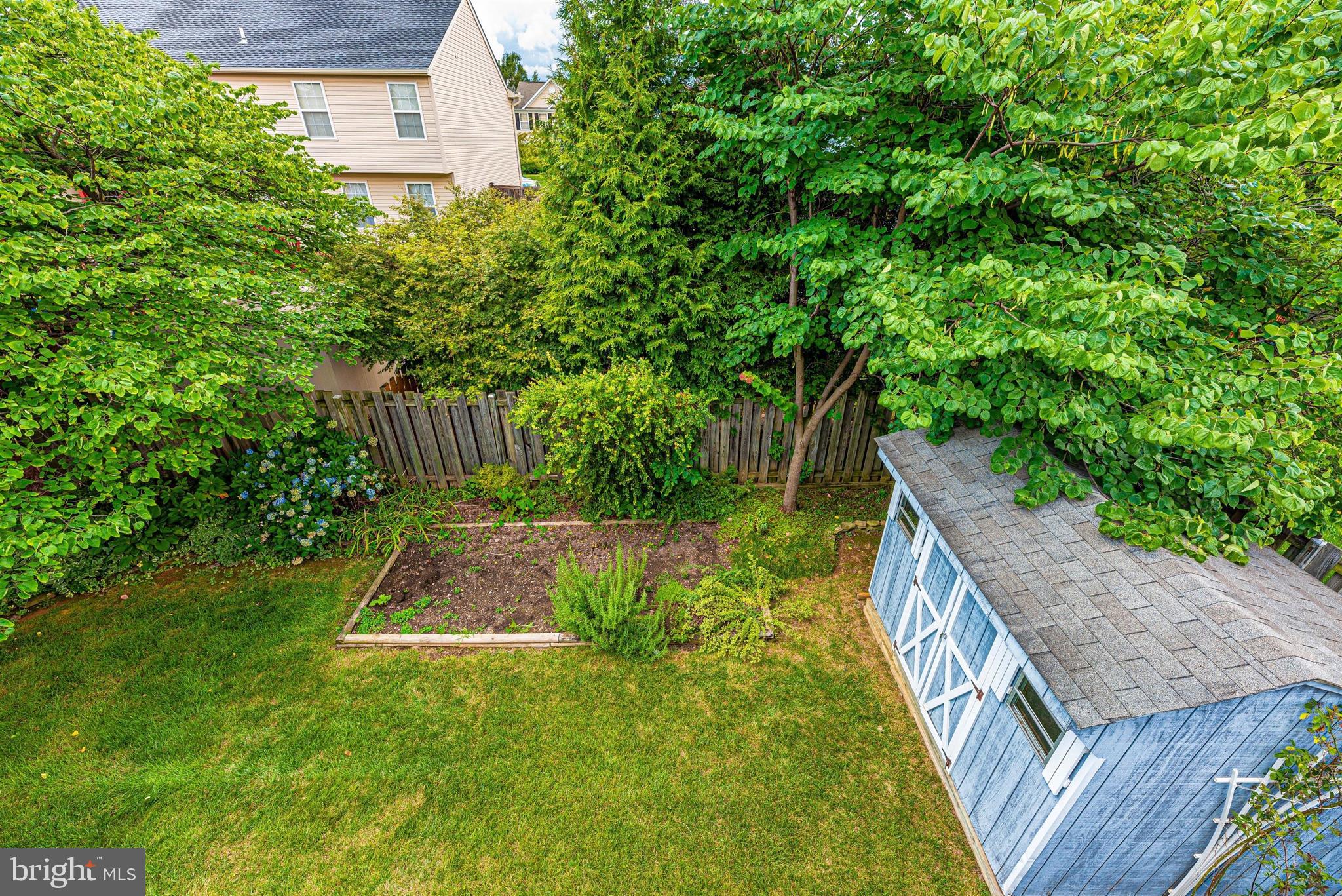 213 Bishops Glen Dr