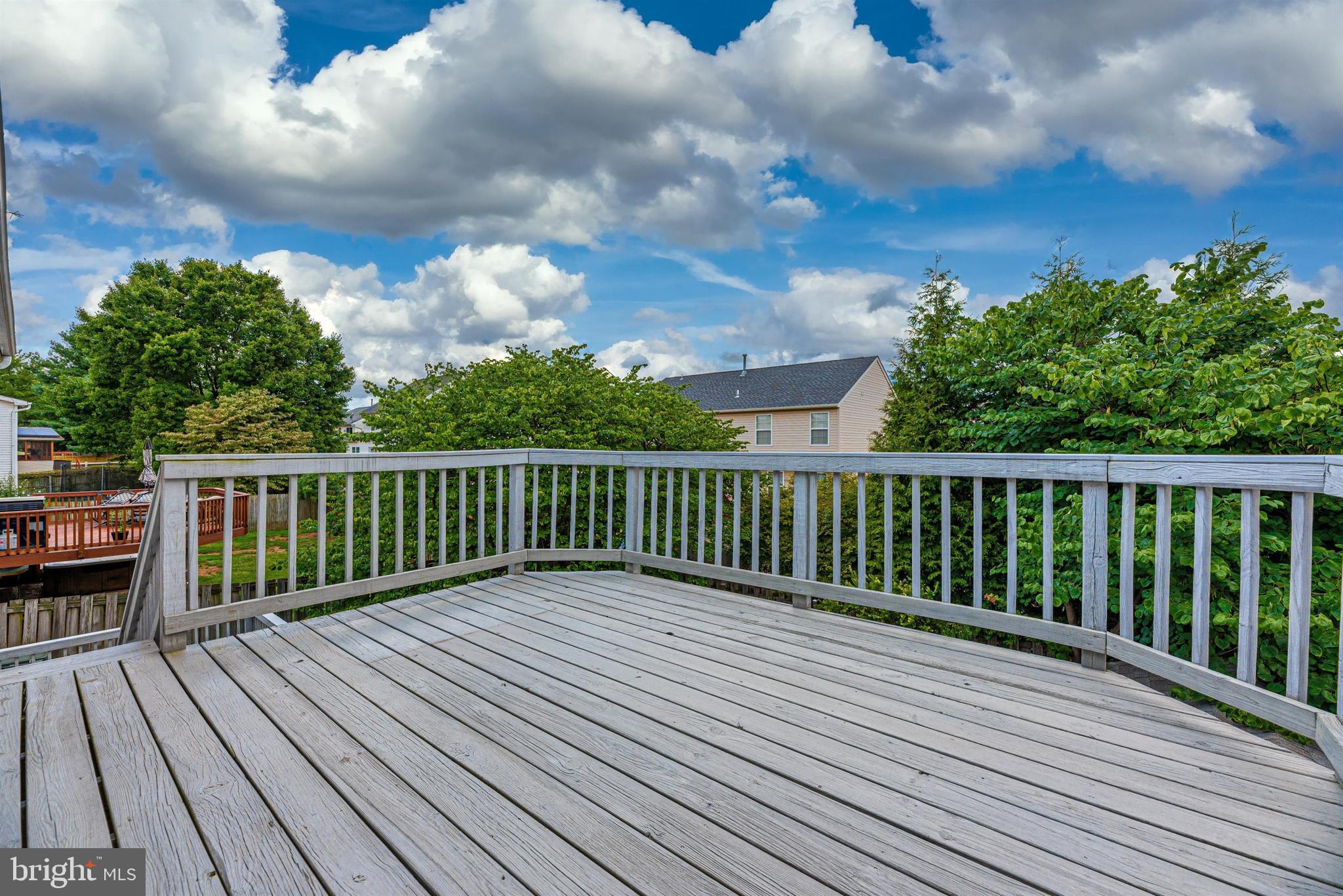 213 Bishops Glen Dr