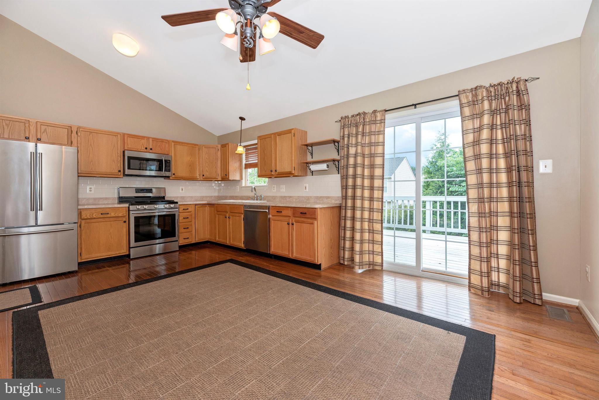 213 Bishops Glen Dr