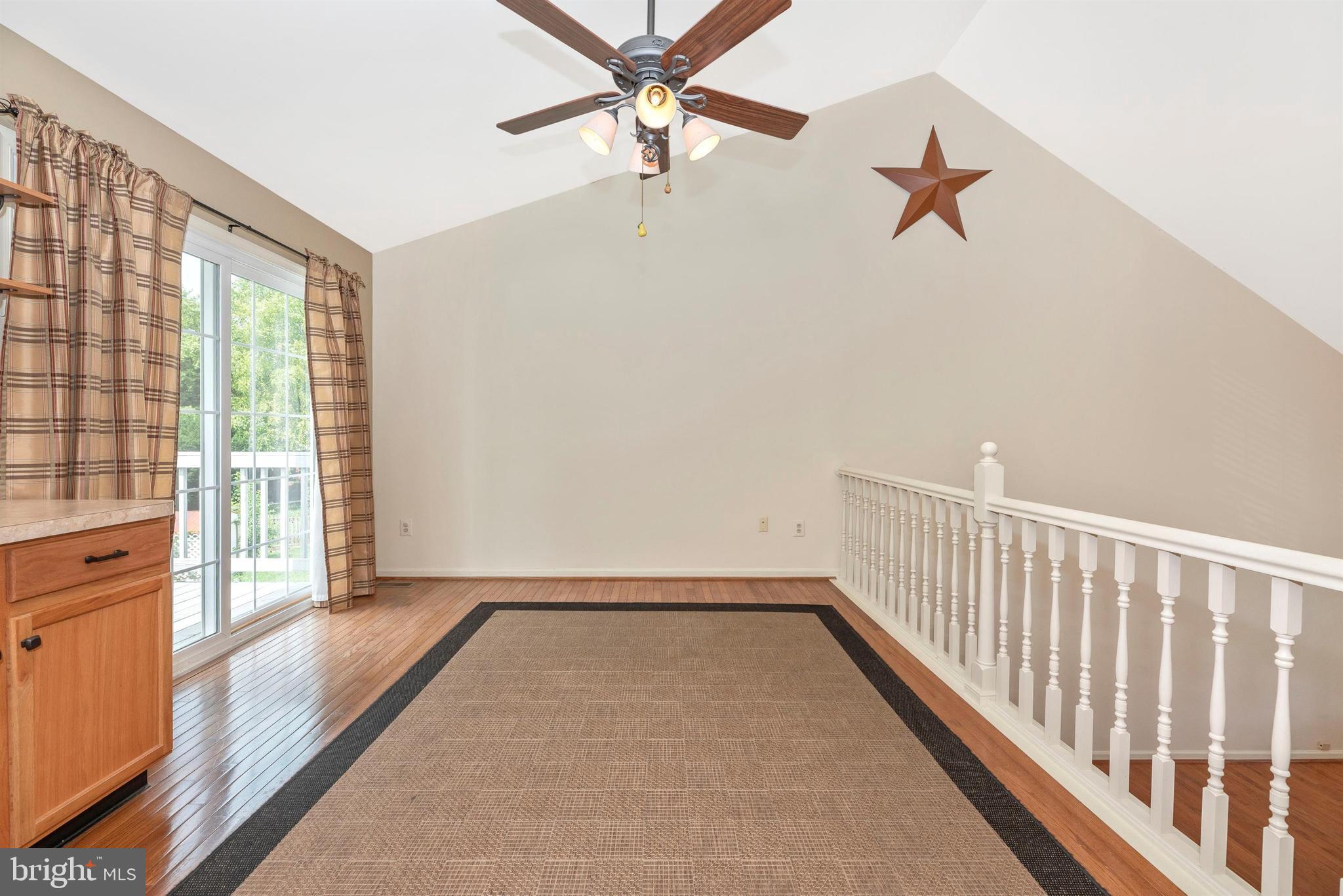 213 Bishops Glen Dr