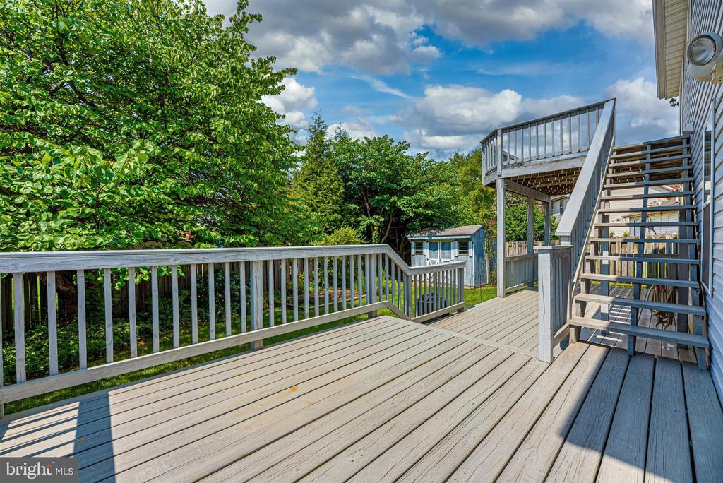 213 Bishops Glen Dr
