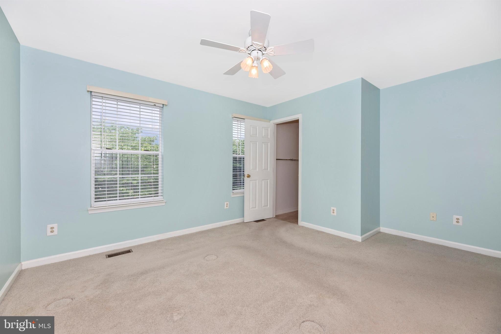 213 Bishops Glen Dr