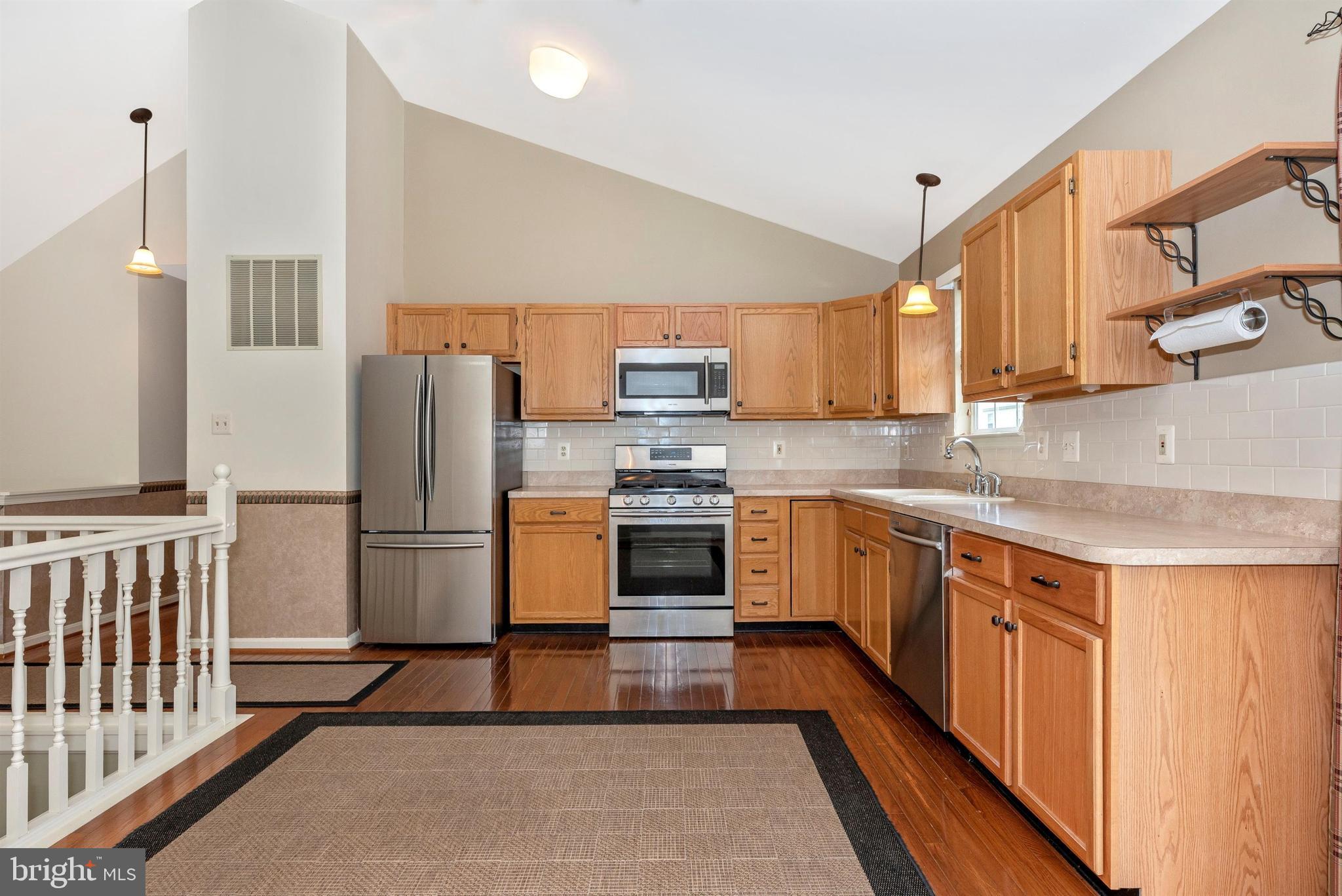 213 Bishops Glen Dr