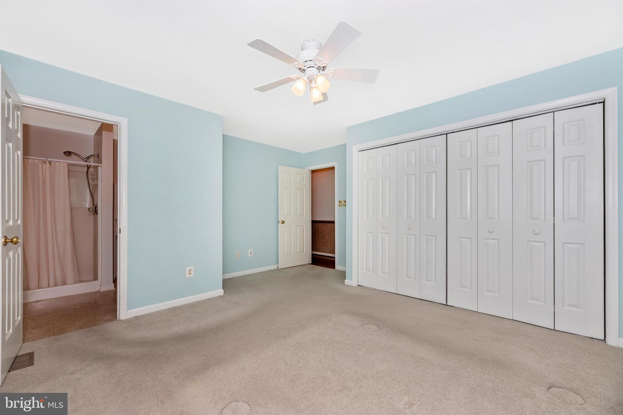213 Bishops Glen Dr