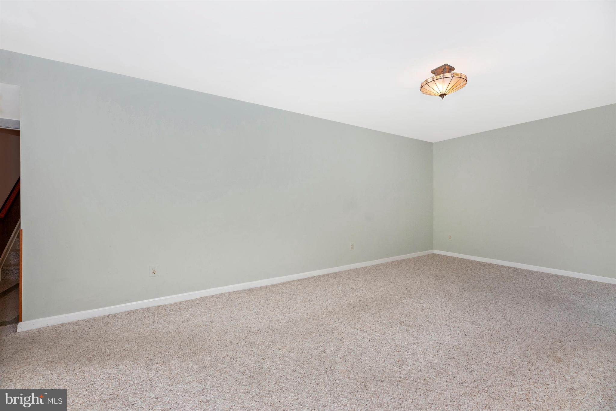 213 Bishops Glen Dr