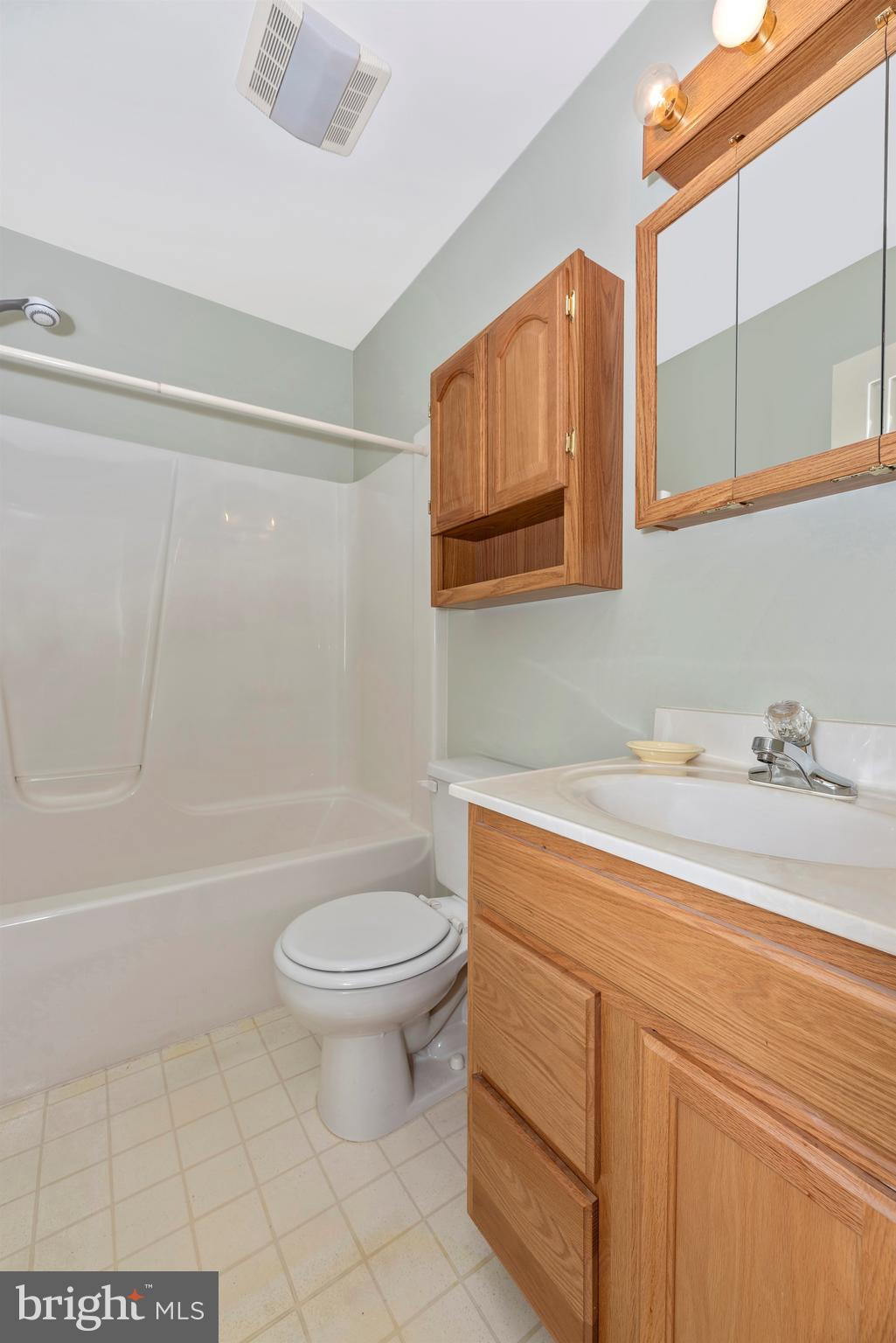 213 Bishops Glen Dr