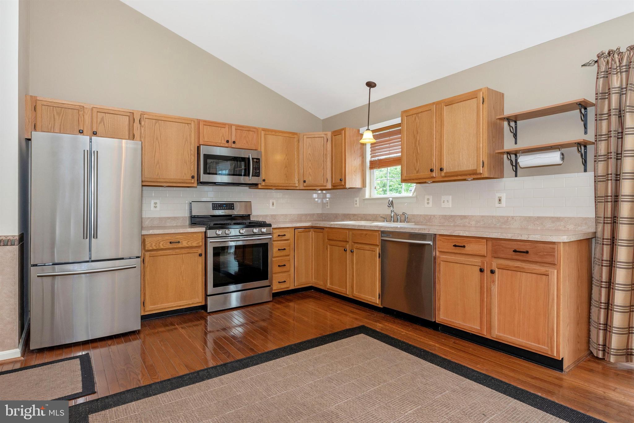 213 Bishops Glen Dr
