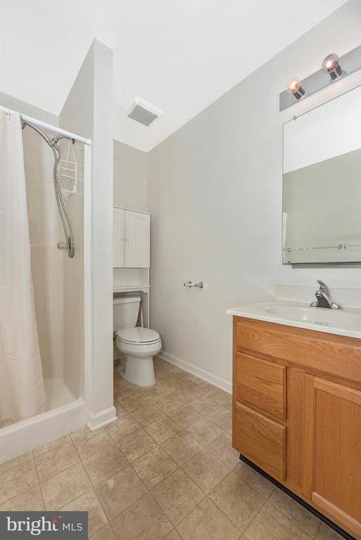 213 Bishops Glen Dr