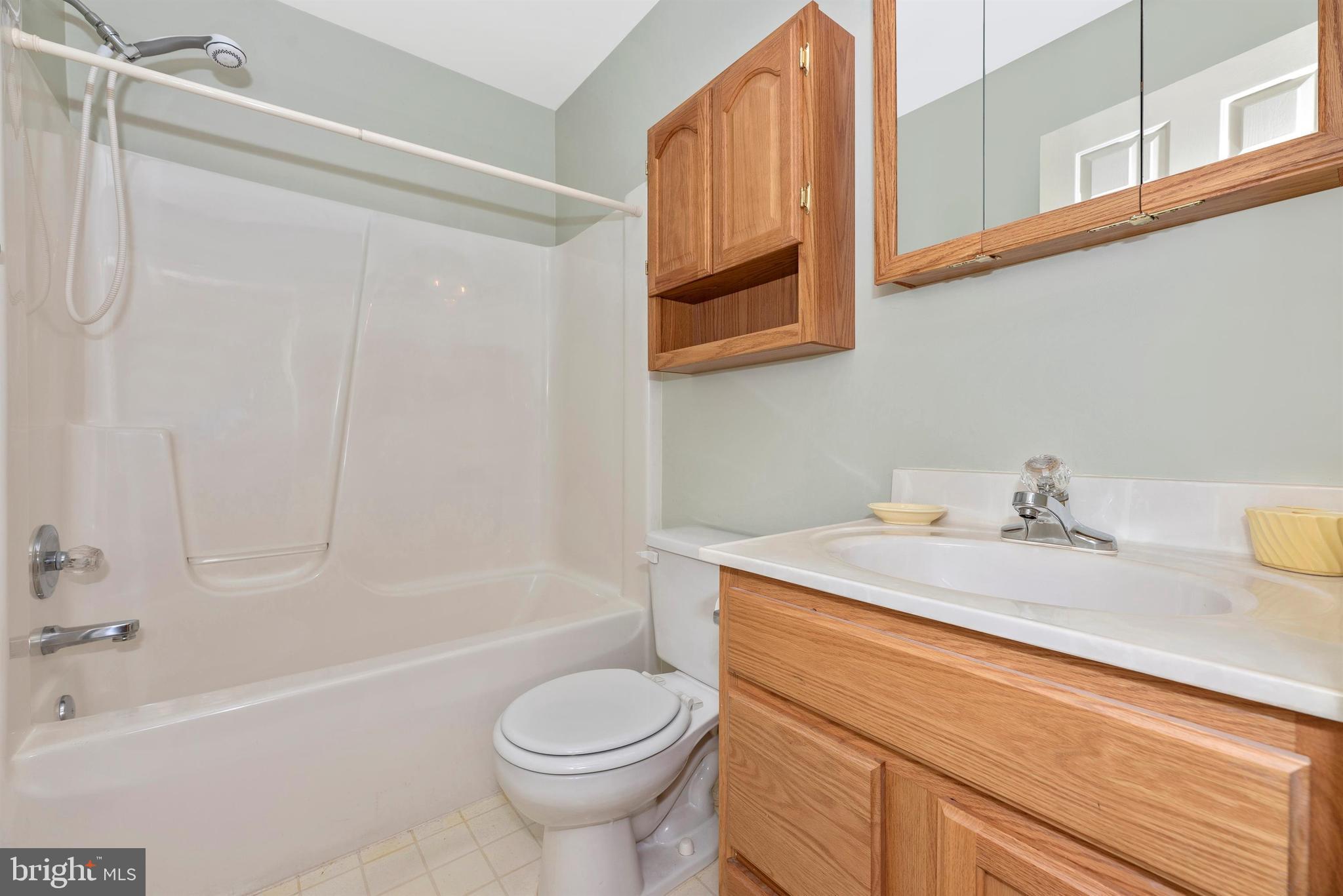 213 Bishops Glen Dr