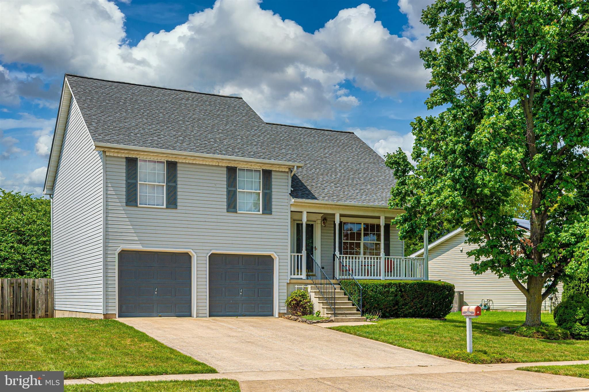 213 Bishops Glen Dr