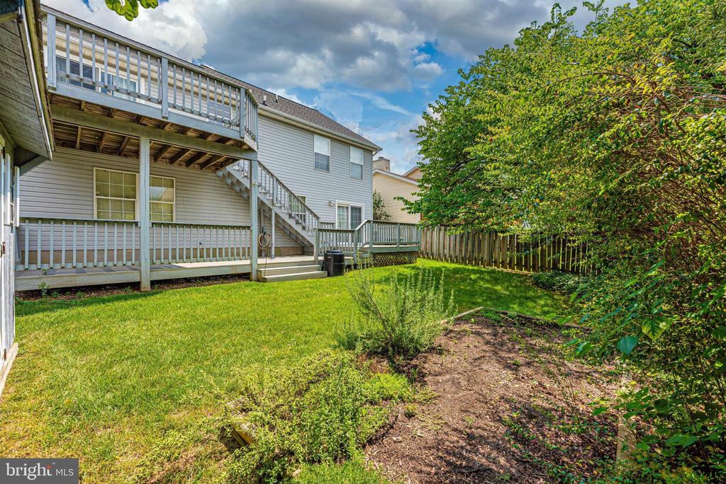 213 Bishops Glen Dr