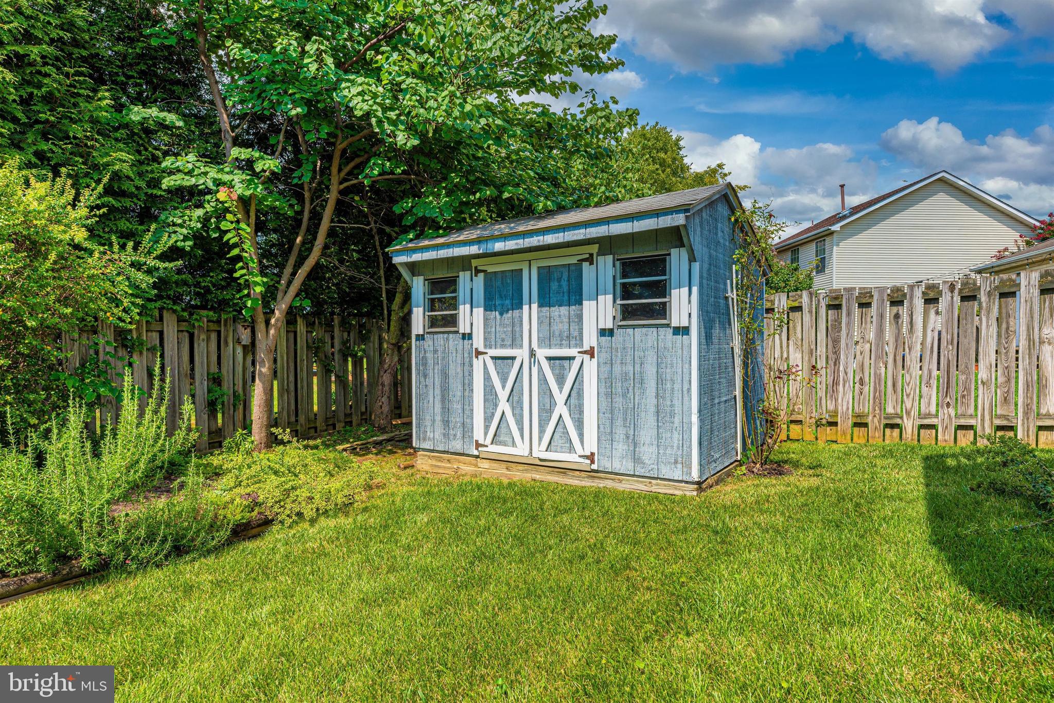 213 Bishops Glen Dr