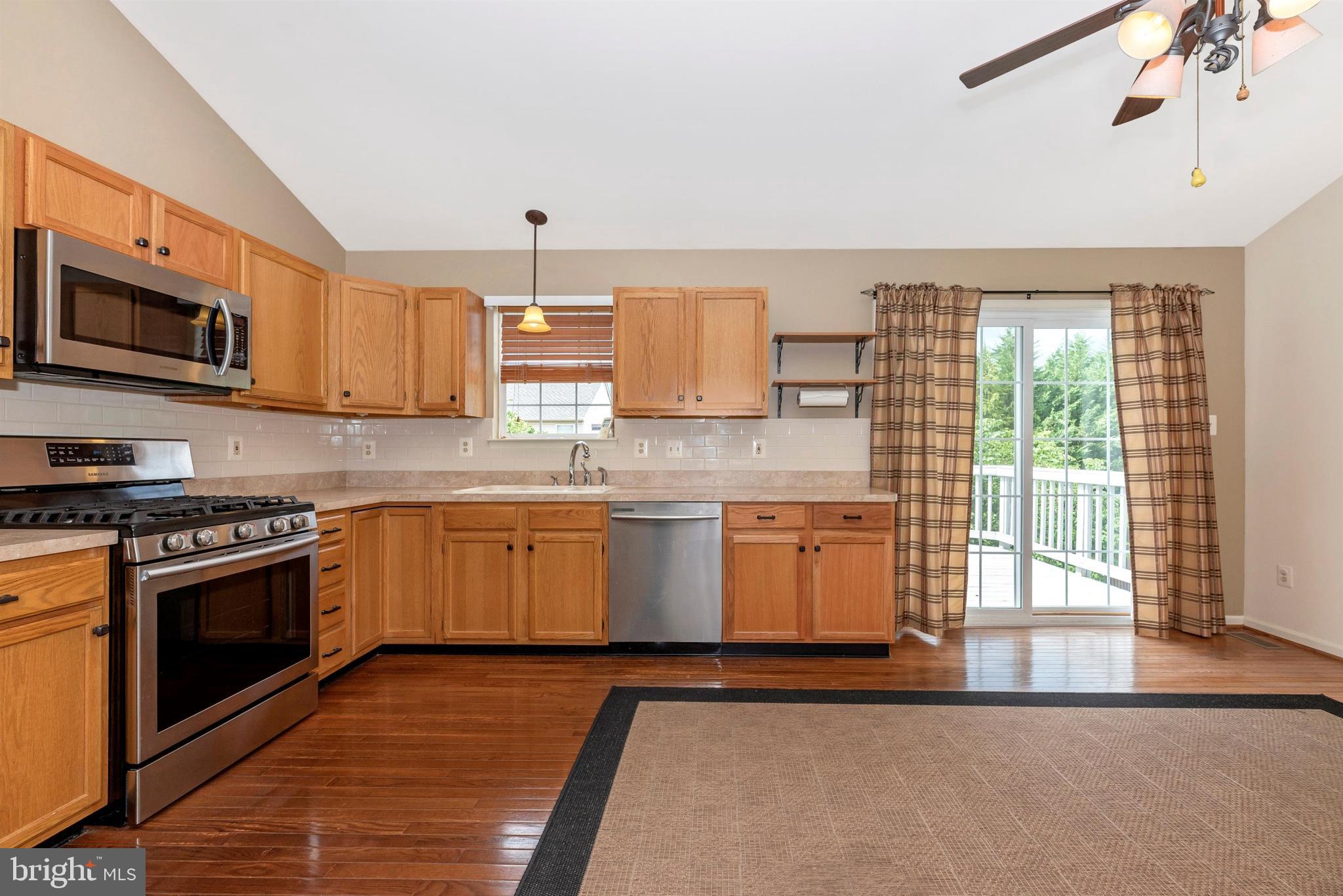 213 Bishops Glen Dr